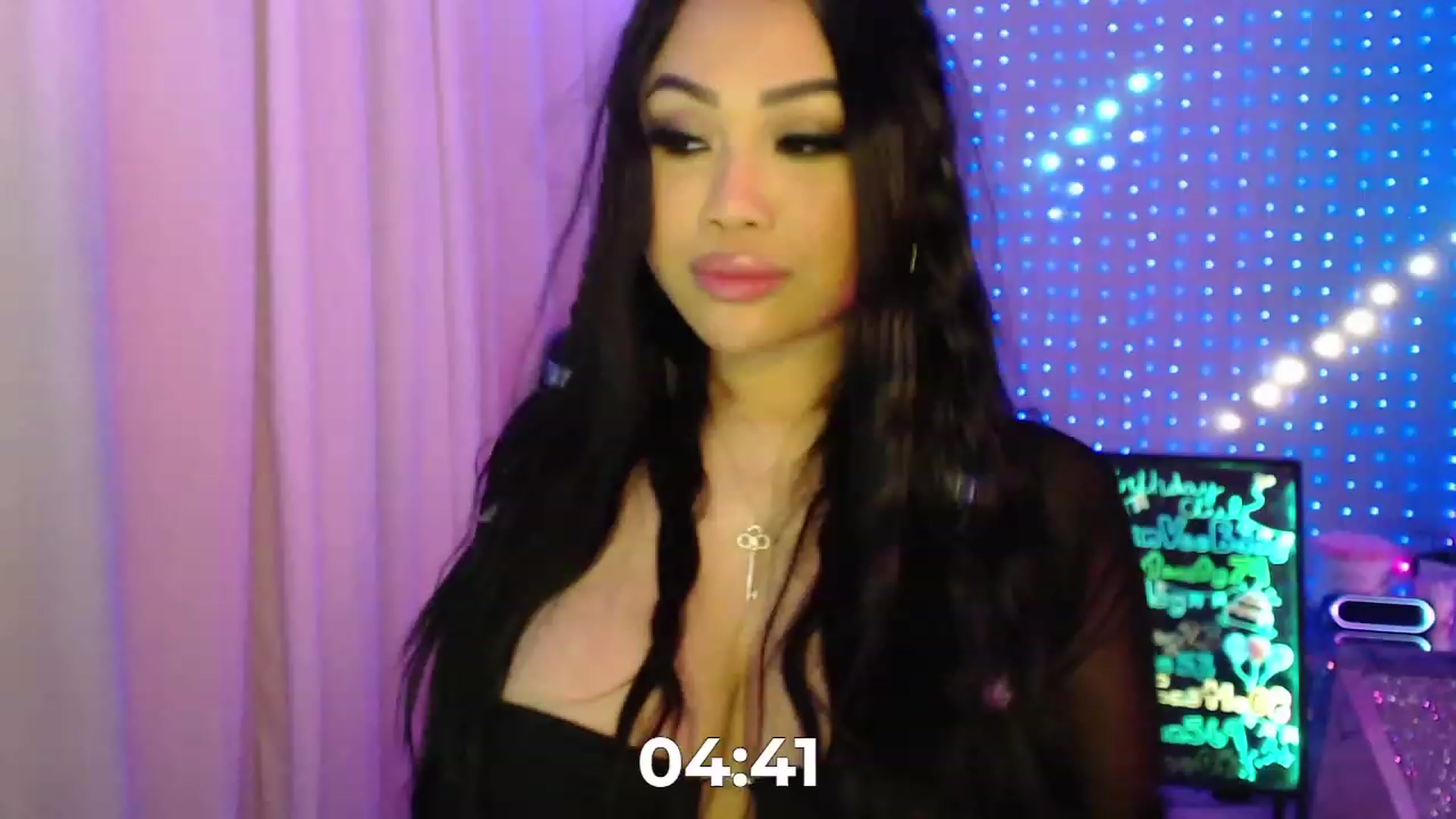 Gallery image thumbnail from SinCityVEE's myfreecams stream on, 01/09/2024, 09:01 image 10 of 20