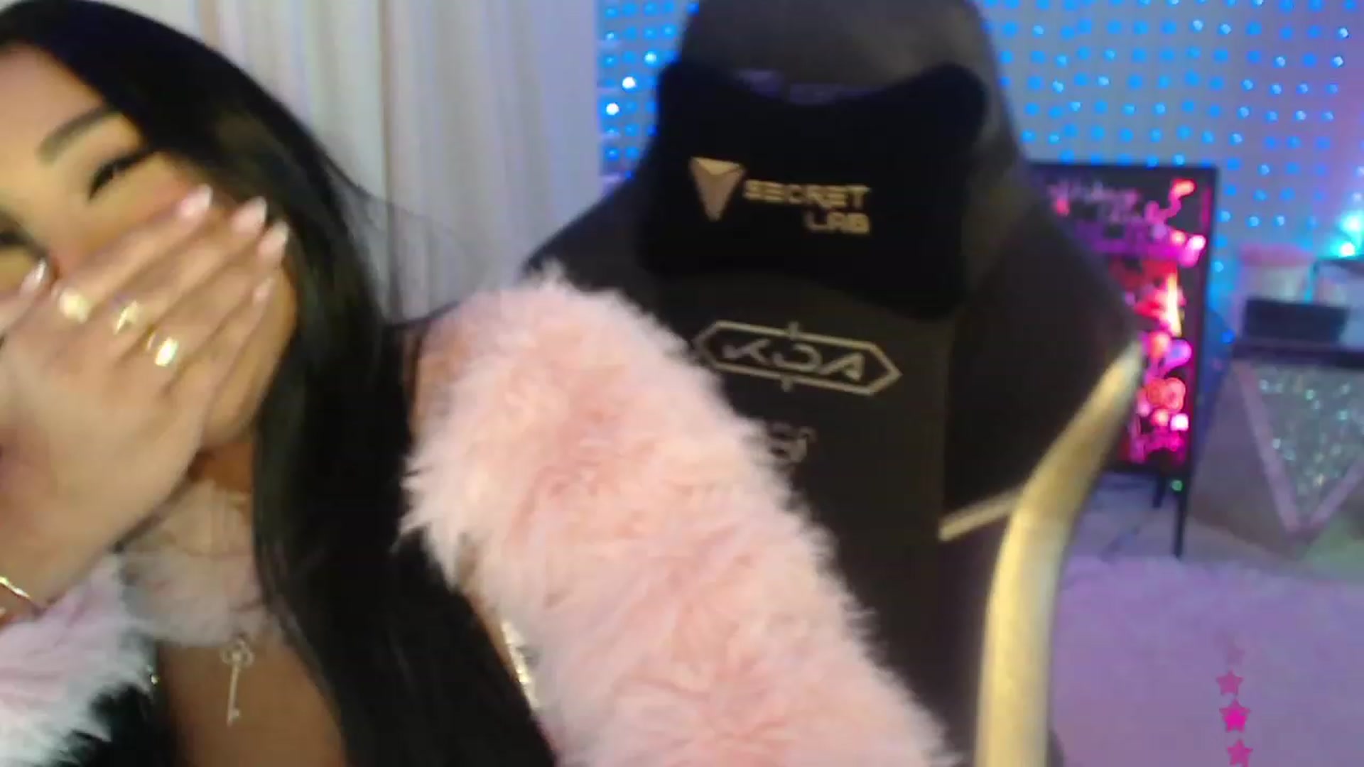 Gallery image thumbnail from SinCityVEE's myfreecams stream on, 01/12/2024, 07:00 image 18 of 20
