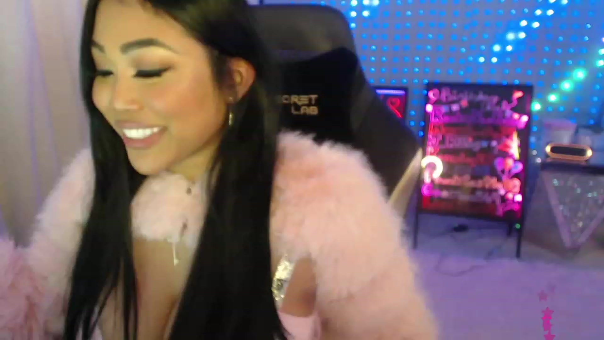 Gallery image thumbnail from SinCityVEE's myfreecams stream on, 01/12/2024, 07:00 image 5 of 20