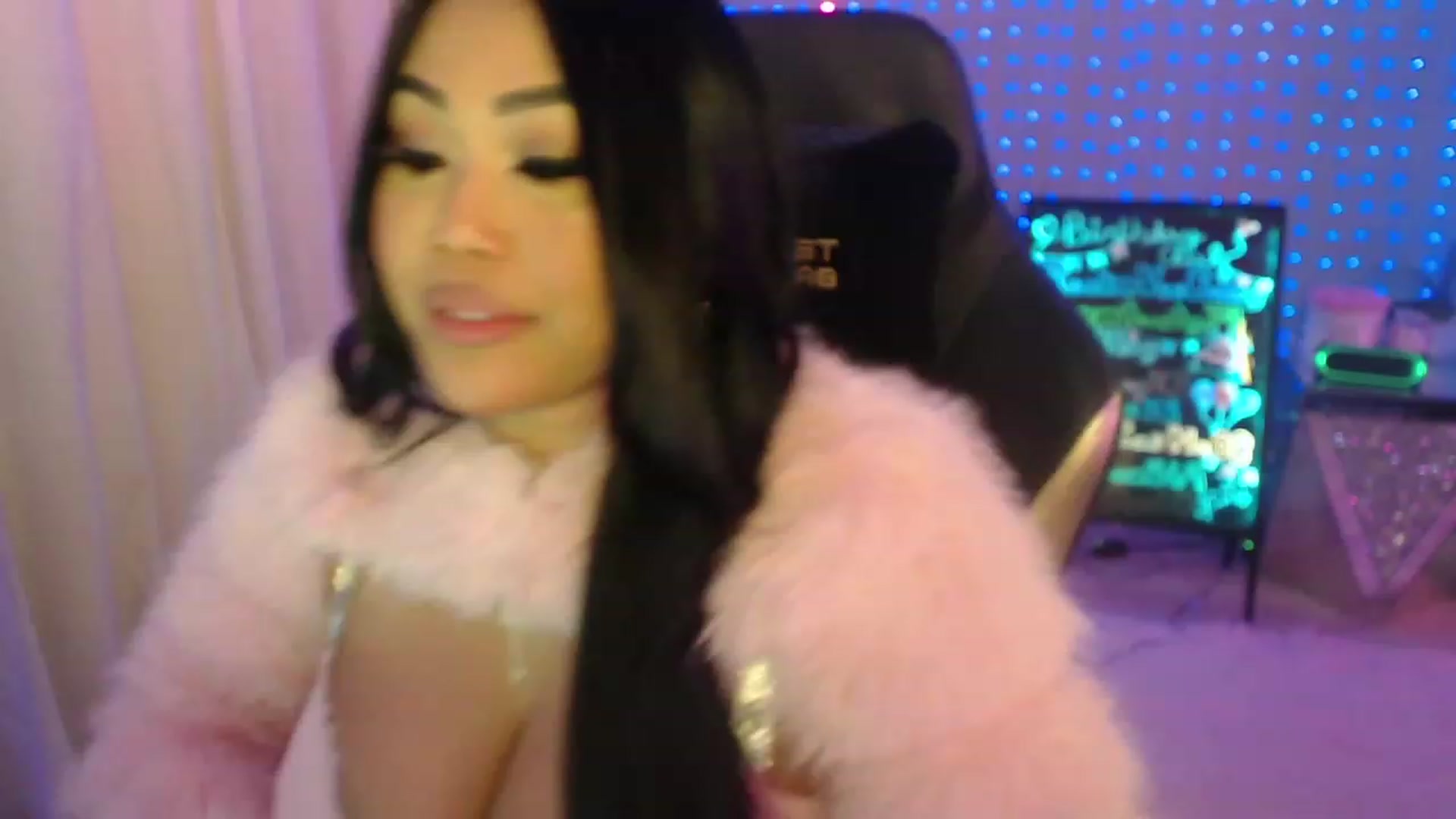 Gallery image thumbnail from SinCityVEE's myfreecams stream on, 01/12/2024, 07:00 image 1 of 20
