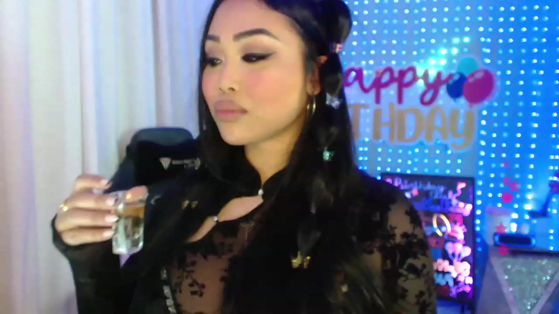 Gallery image thumbnail from SinCityVEE's myfreecams stream on, 01/14/2024, 08:03 image 14 of 20