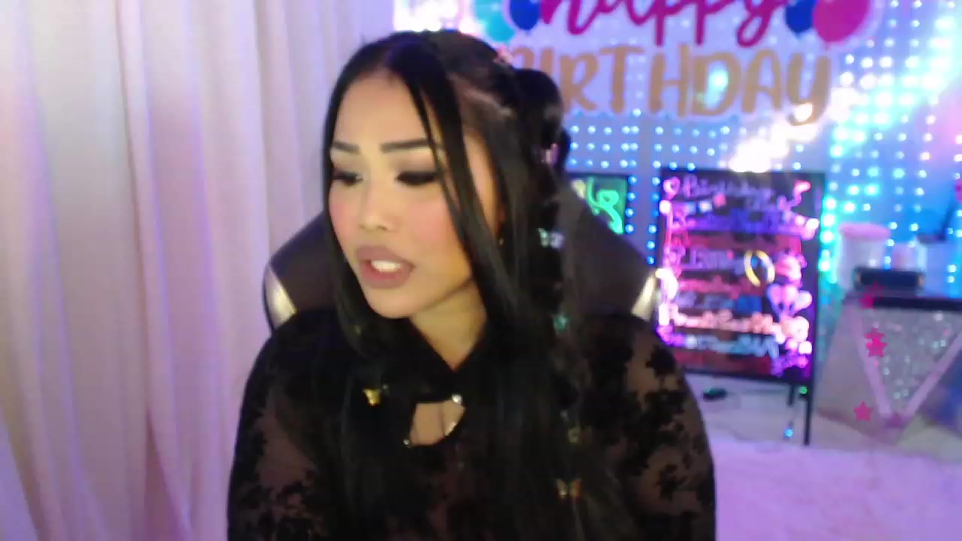 Gallery image thumbnail from SinCityVEE's myfreecams stream on, 01/14/2024, 08:03 image 1 of 20