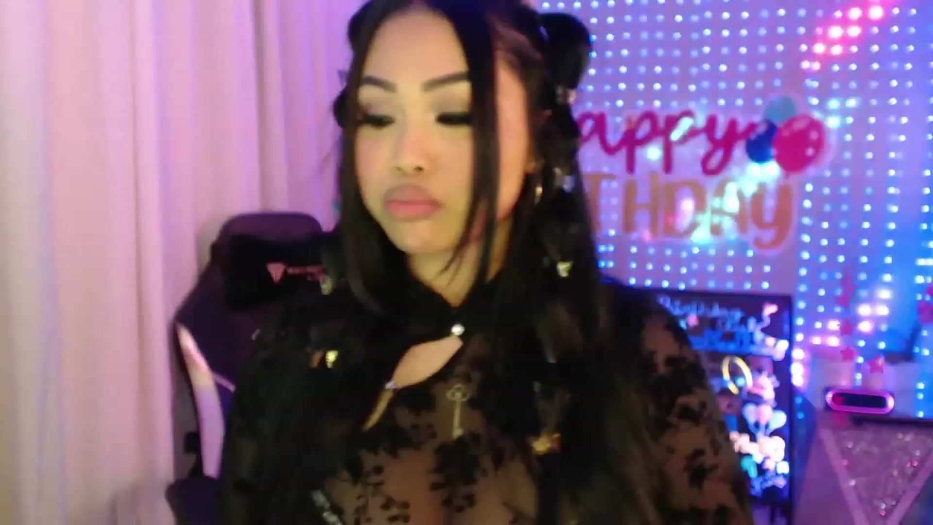 Gallery image thumbnail from SinCityVEE's myfreecams stream on, 01/14/2024, 08:03 image 15 of 20
