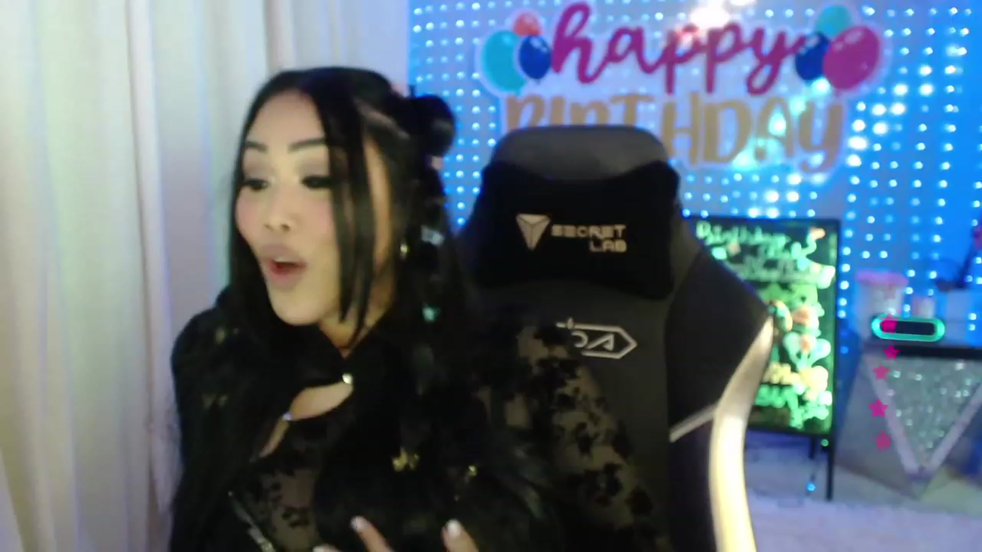 Gallery image thumbnail from SinCityVEE's myfreecams stream on, 01/14/2024, 08:03 image 8 of 20