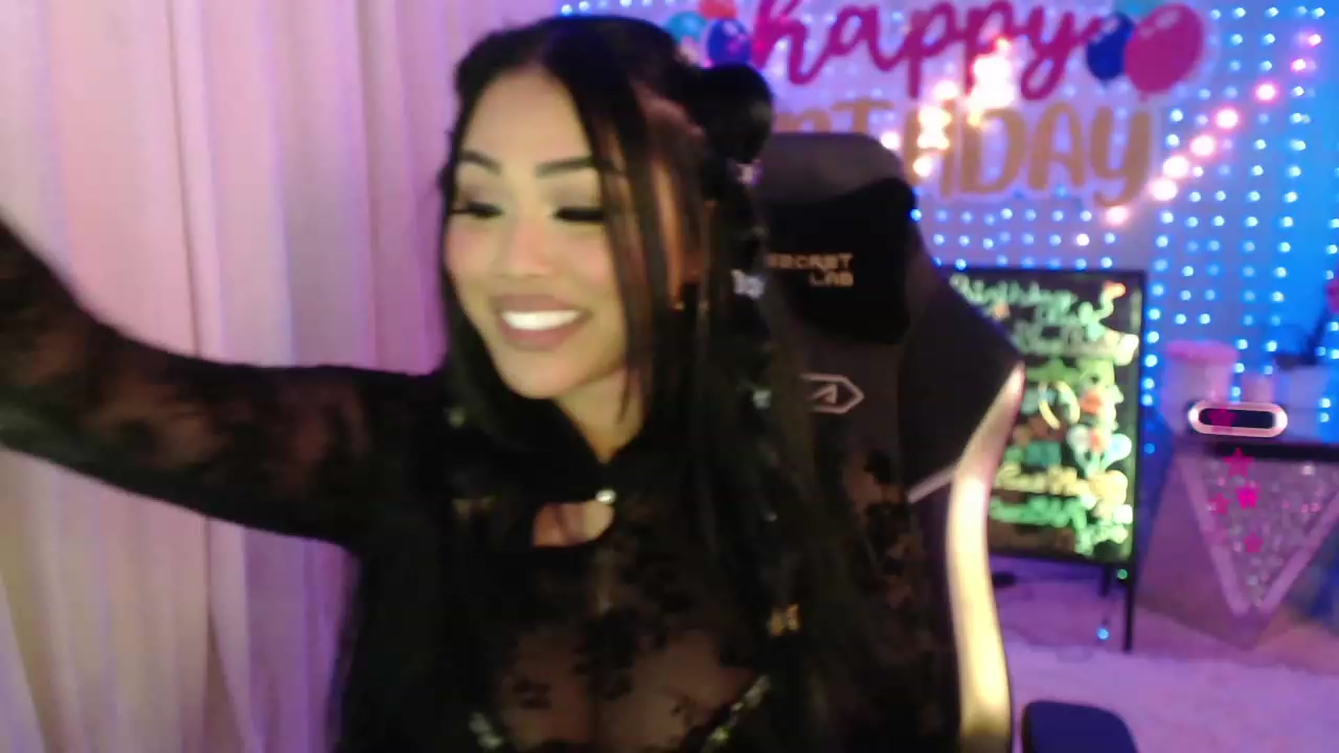 Gallery image thumbnail from SinCityVEE's myfreecams stream on, 01/14/2024, 08:03 image 9 of 20