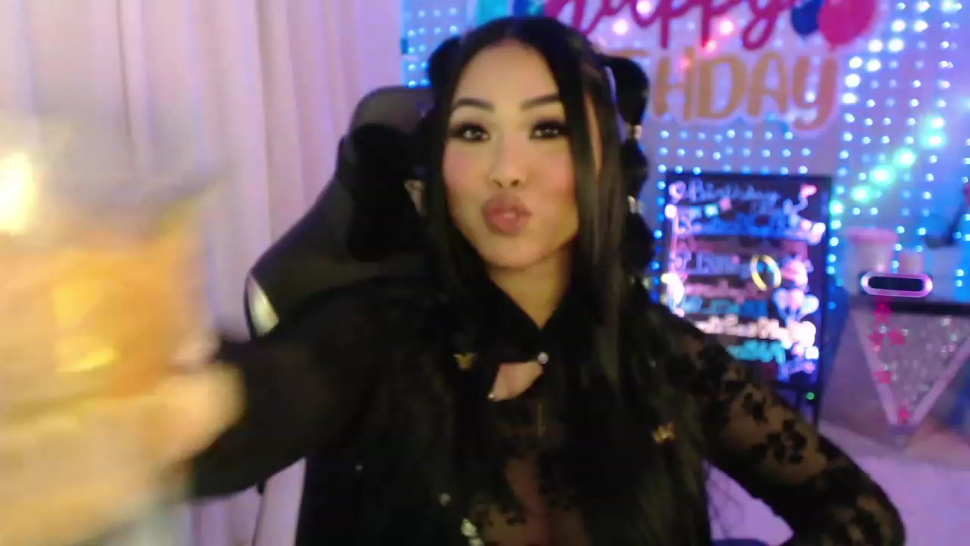 Gallery image thumbnail from SinCityVEE's myfreecams stream on, 01/14/2024, 08:03 image 2 of 20