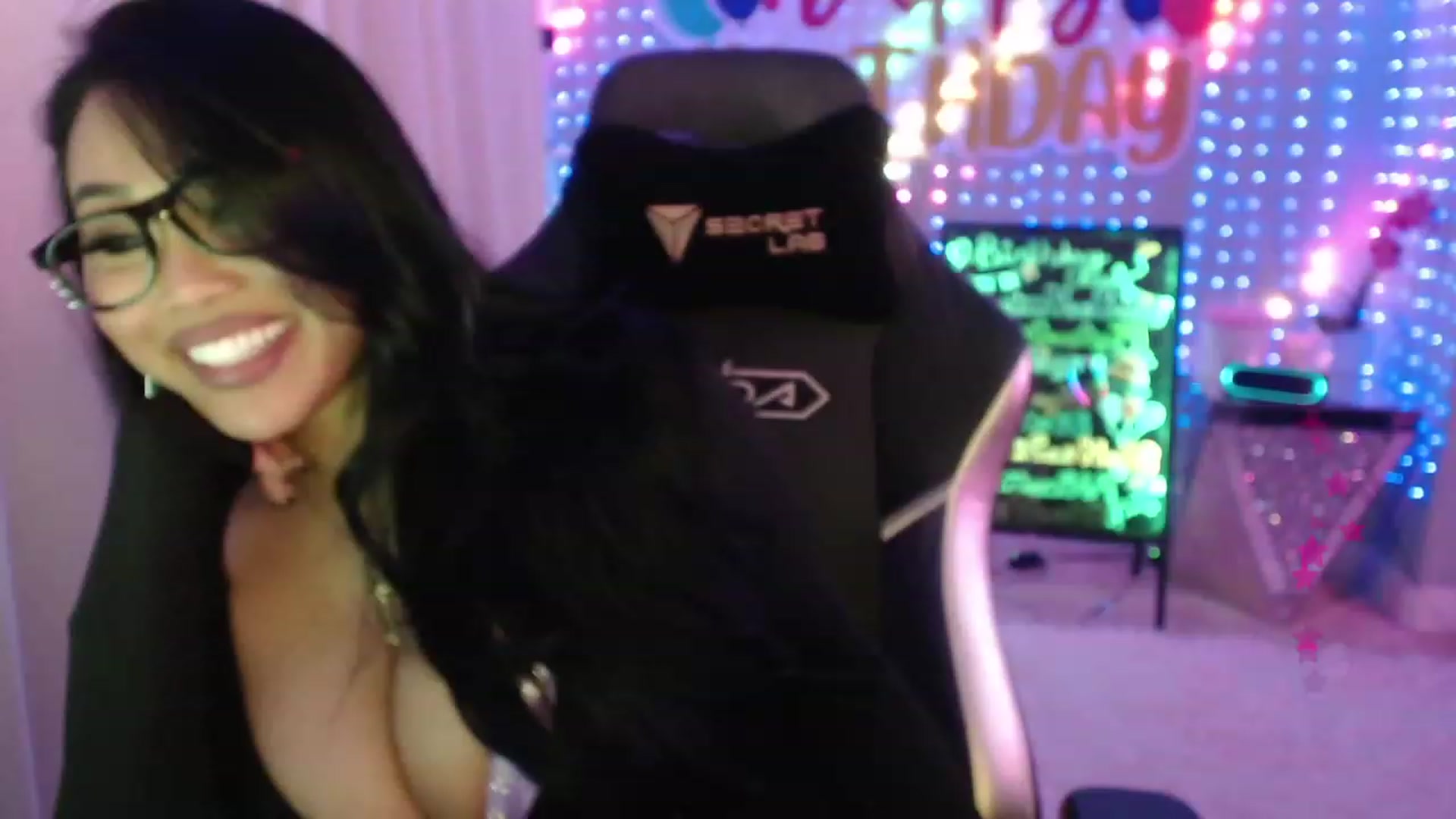 Gallery image thumbnail from SinCityVEE's myfreecams stream on, 01/15/2024, 06:42 image 9 of 20