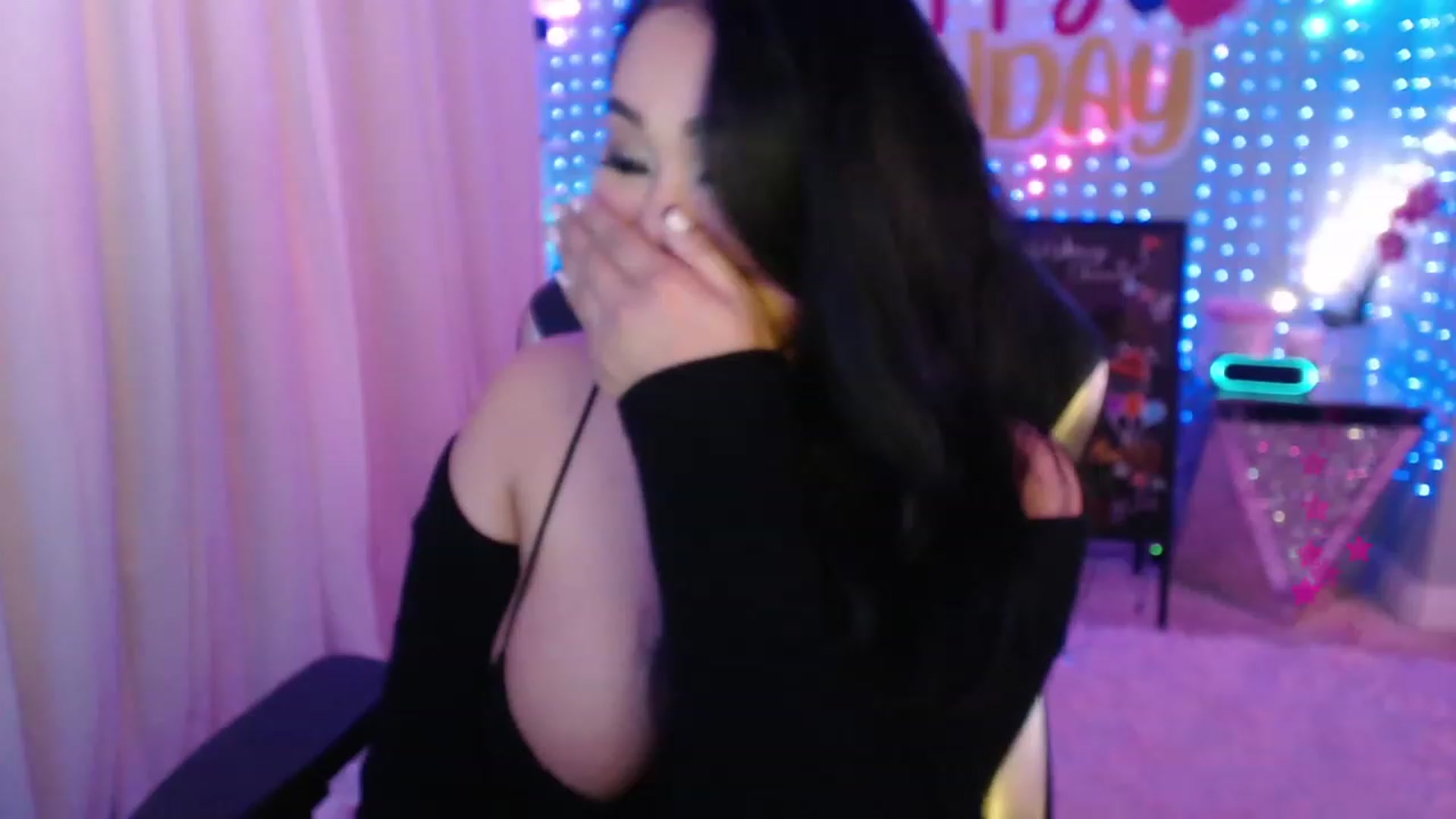 Gallery image thumbnail from SinCityVEE's myfreecams stream on, 01/18/2024, 05:02 image 8 of 20