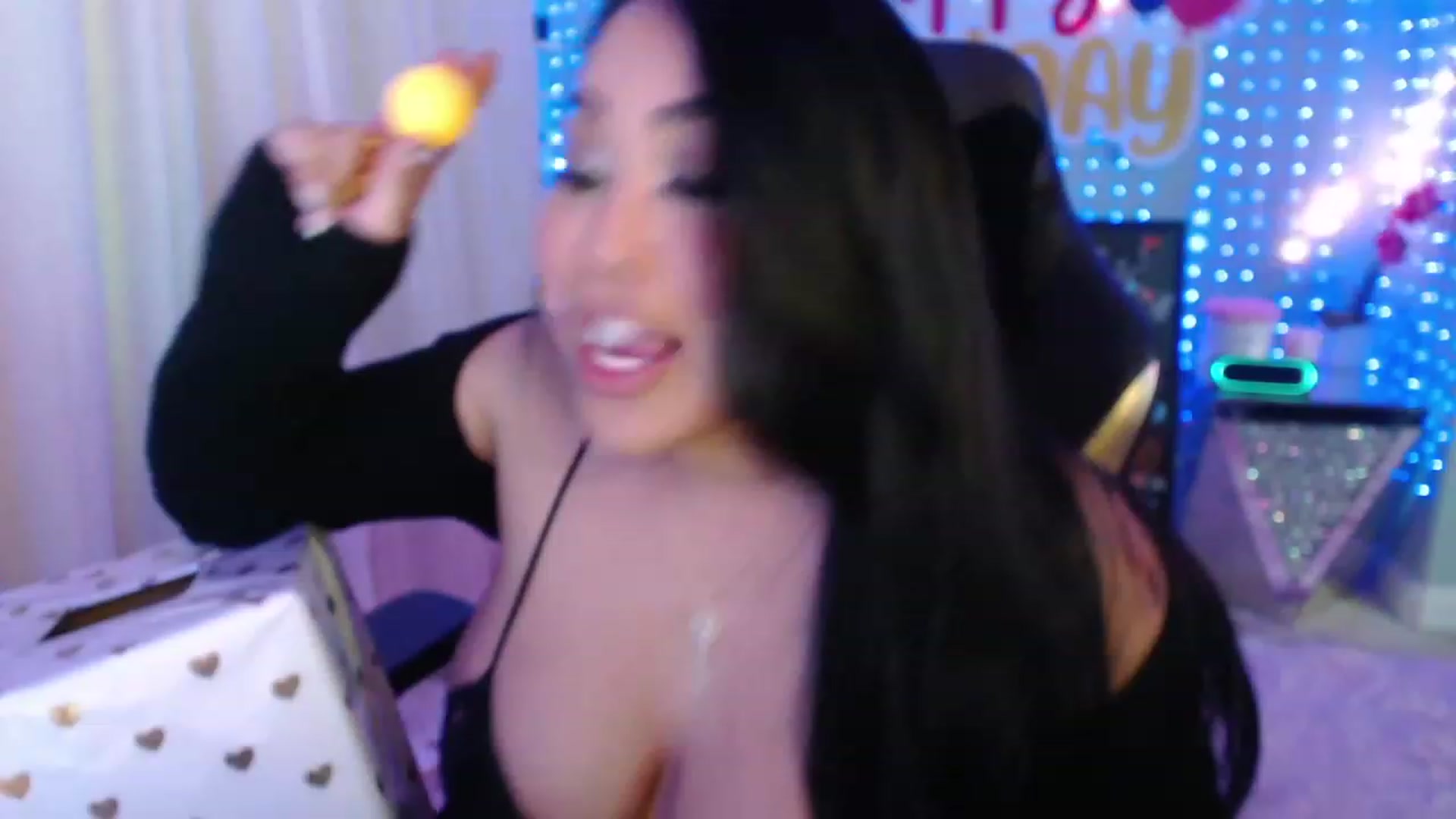 Gallery image thumbnail from SinCityVEE's myfreecams stream on, 01/18/2024, 05:02 image 9 of 20