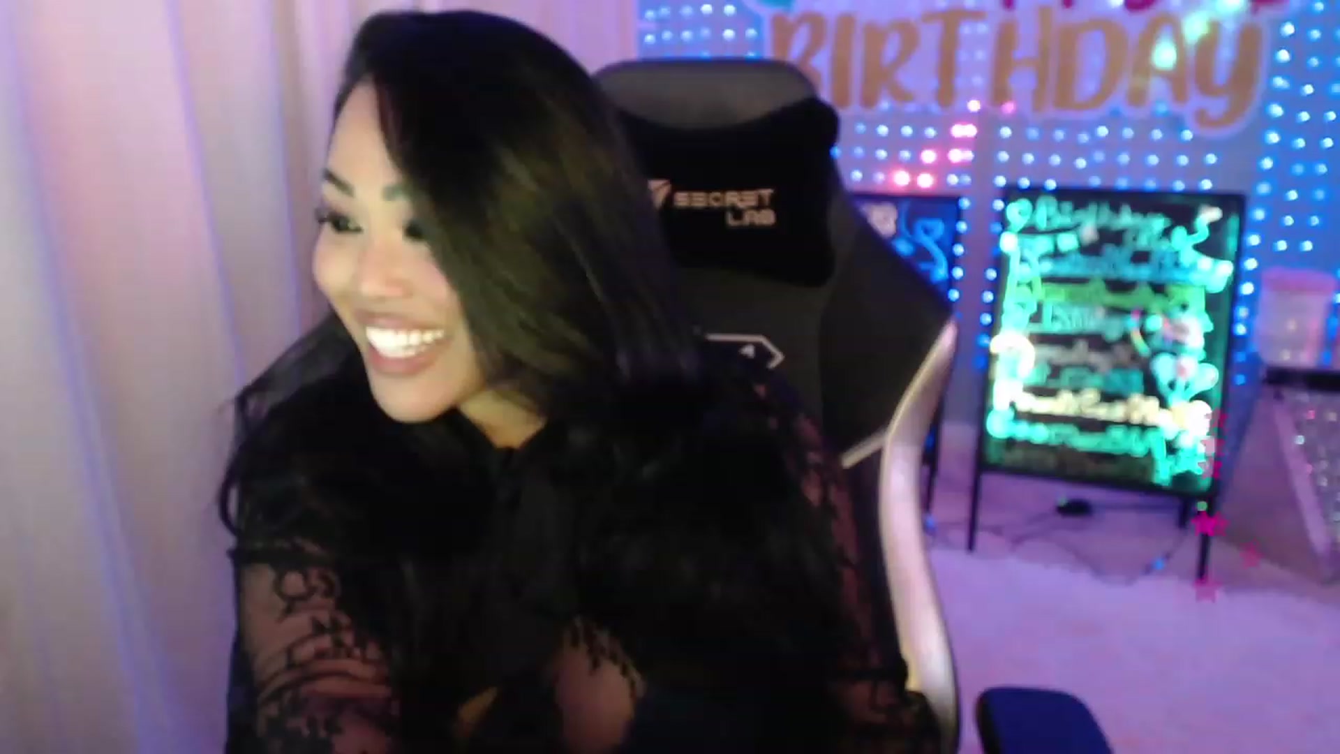 Gallery image thumbnail from SinCityVEE's myfreecams stream on, 01/21/2024, 03:47 image 4 of 20
