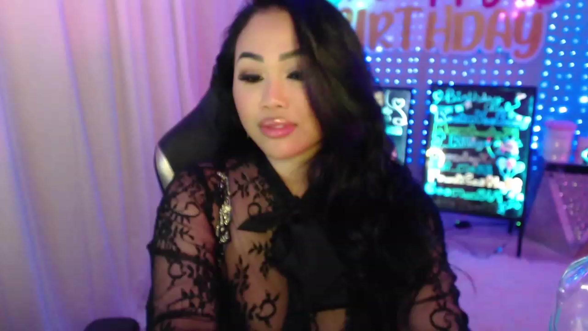 Gallery image thumbnail from SinCityVEE's myfreecams stream on, 01/21/2024, 03:47 image 17 of 20