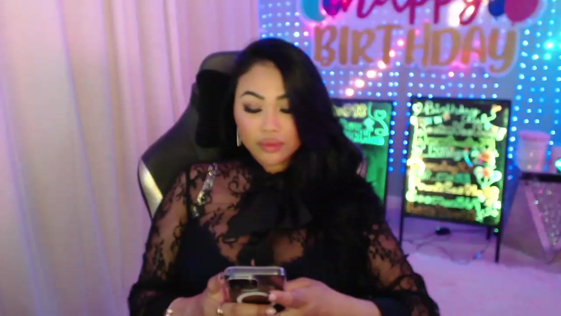 Gallery image thumbnail from SinCityVEE's myfreecams stream on, 01/21/2024, 03:47 image 10 of 20