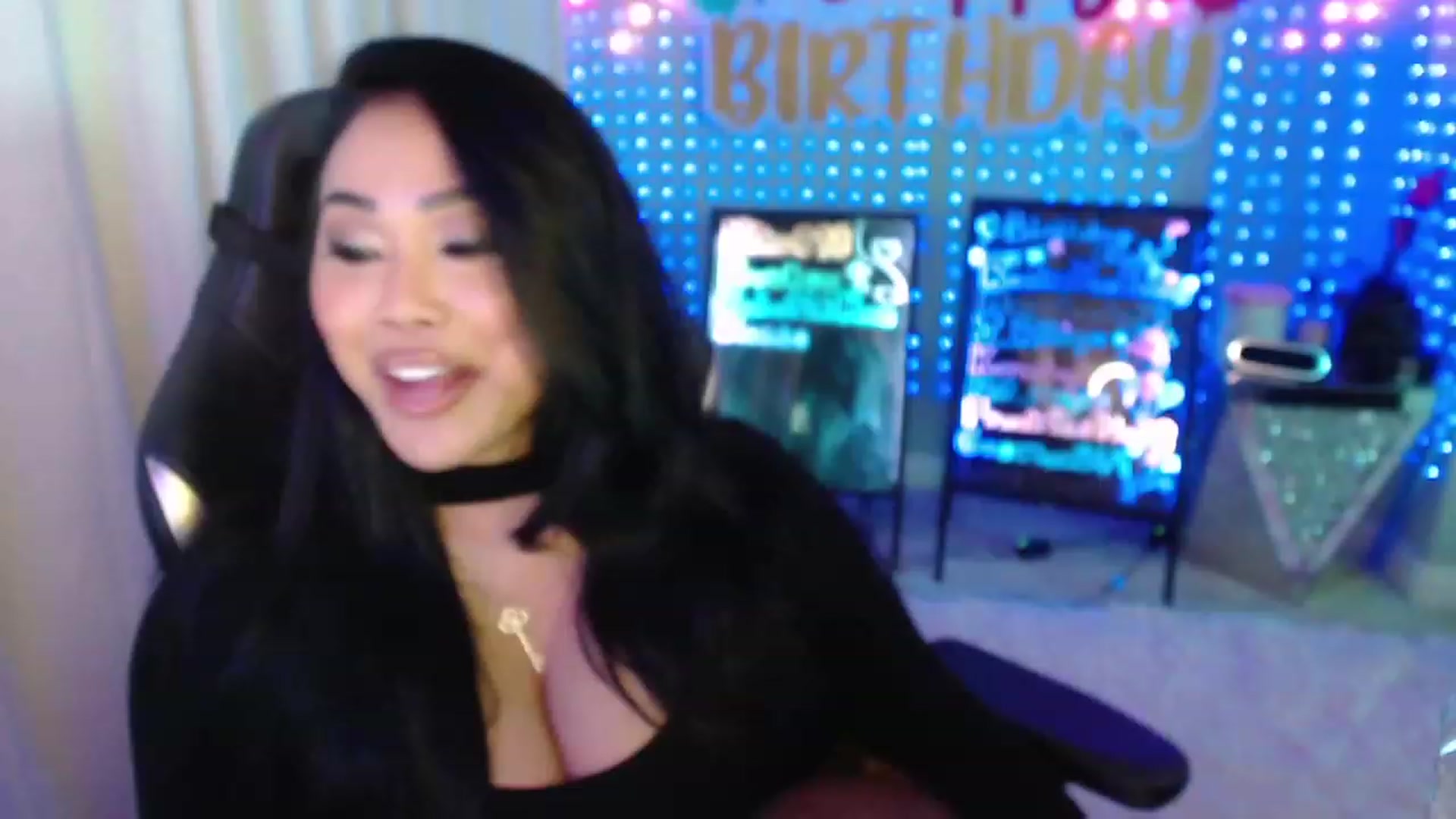 Gallery image thumbnail from SinCityVEE's myfreecams stream on, 01/22/2024, 07:36 image 6 of 20