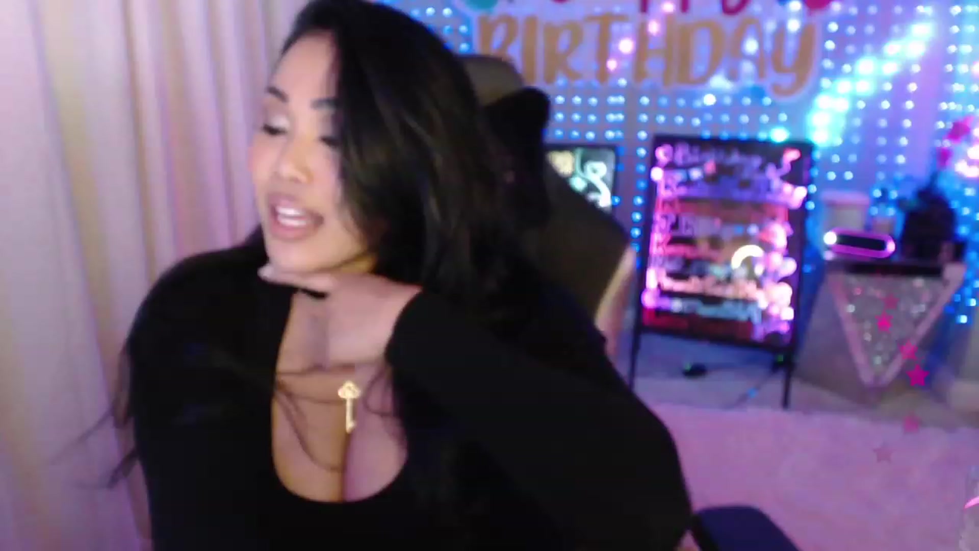 Gallery image thumbnail from SinCityVEE's myfreecams stream on, 01/22/2024, 07:36 image 3 of 20