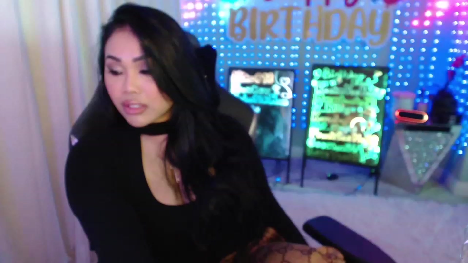 Gallery image thumbnail from SinCityVEE's myfreecams stream on, 01/22/2024, 07:36 image 13 of 20