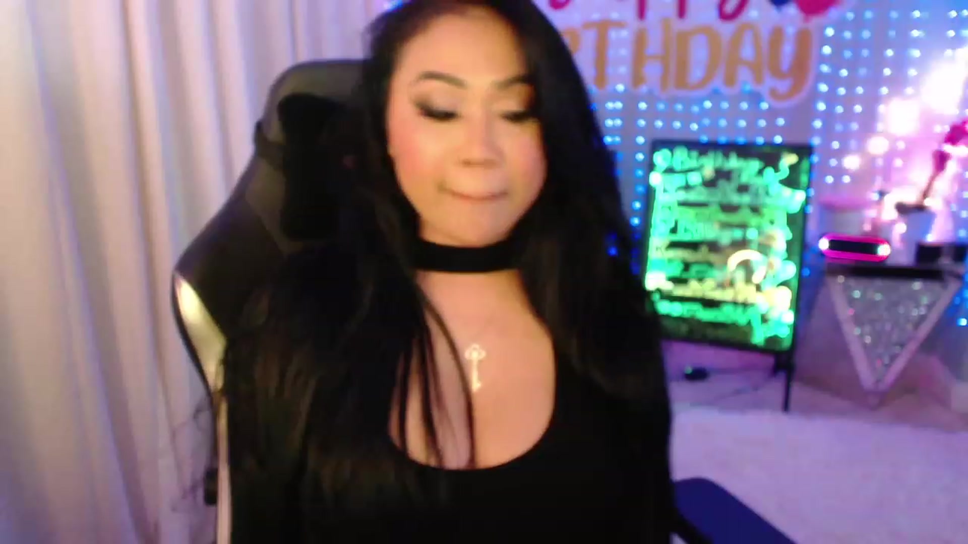 Gallery image thumbnail from SinCityVEE's myfreecams stream on, 01/23/2024, 05:57 image 8 of 20