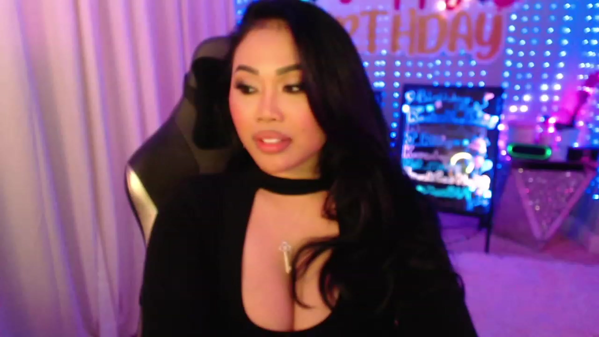 Gallery image thumbnail from SinCityVEE's myfreecams stream on, 01/23/2024, 05:57 image 6 of 20