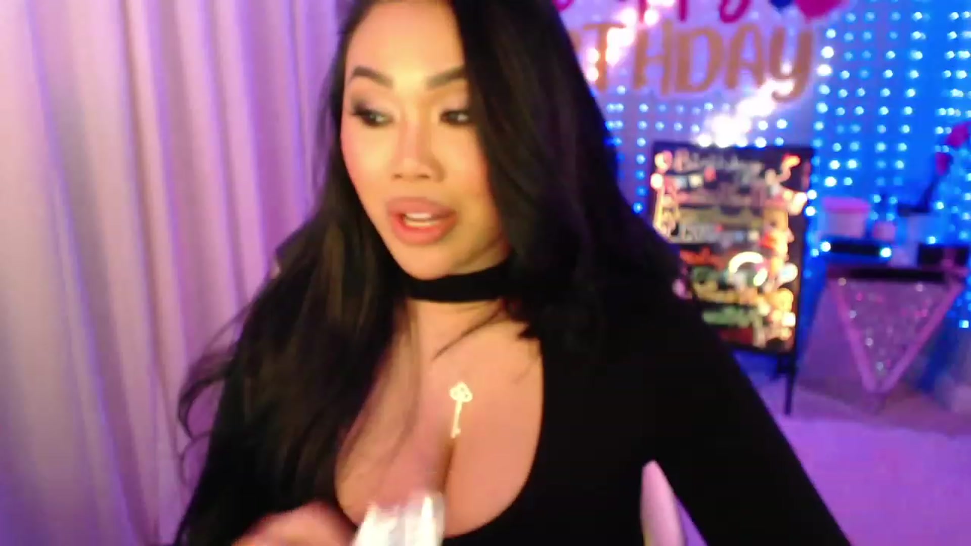 Gallery image thumbnail from SinCityVEE's myfreecams stream on, 01/23/2024, 05:57 image 4 of 20