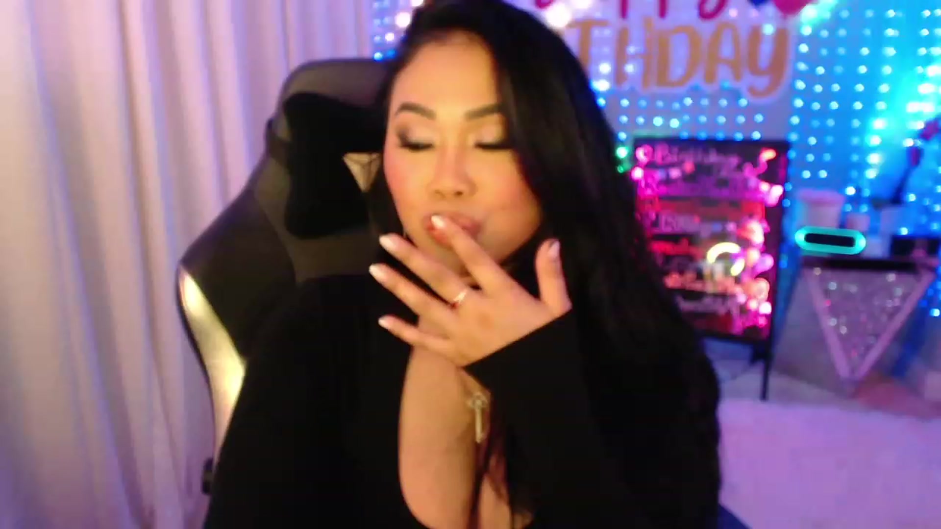 Gallery image thumbnail from SinCityVEE's myfreecams stream on, 01/23/2024, 05:57 image 7 of 20
