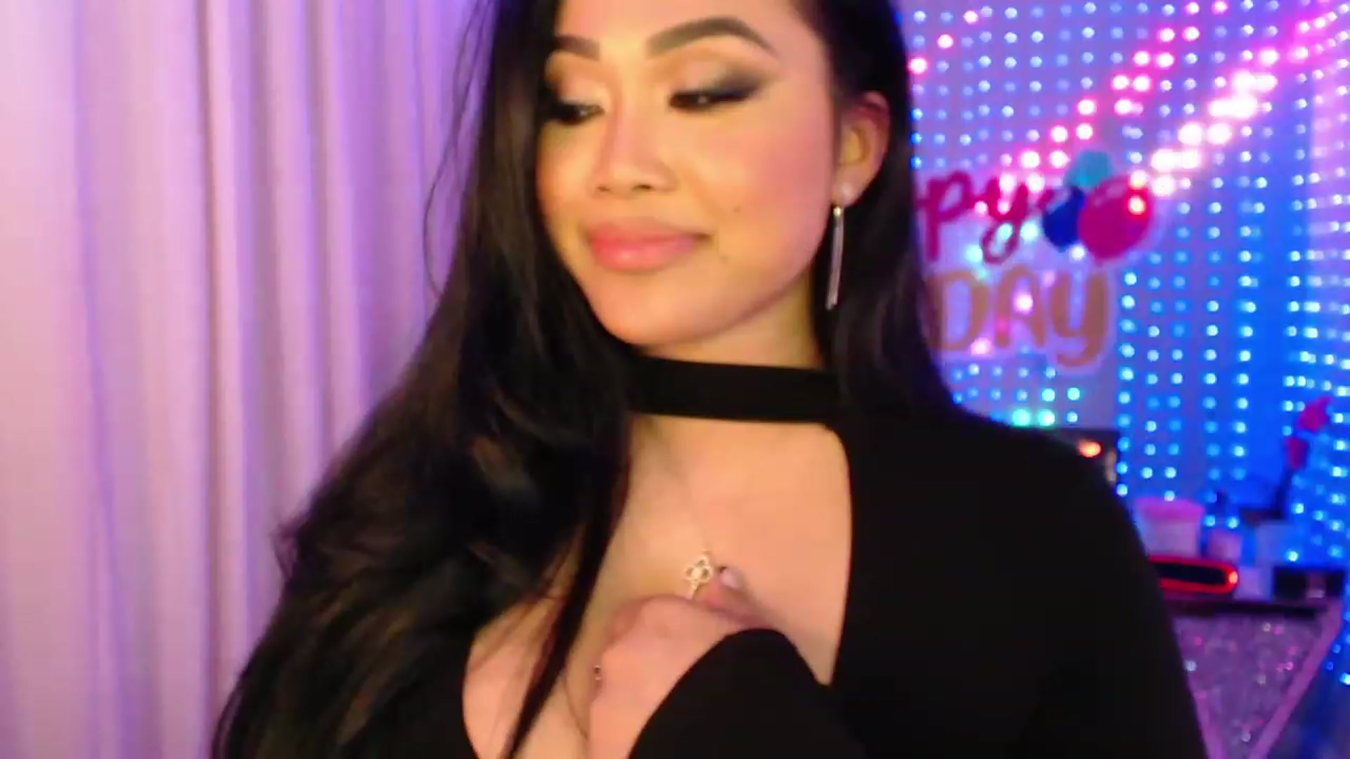 Gallery image thumbnail from SinCityVEE's myfreecams stream on, 01/23/2024, 05:57 image 14 of 20