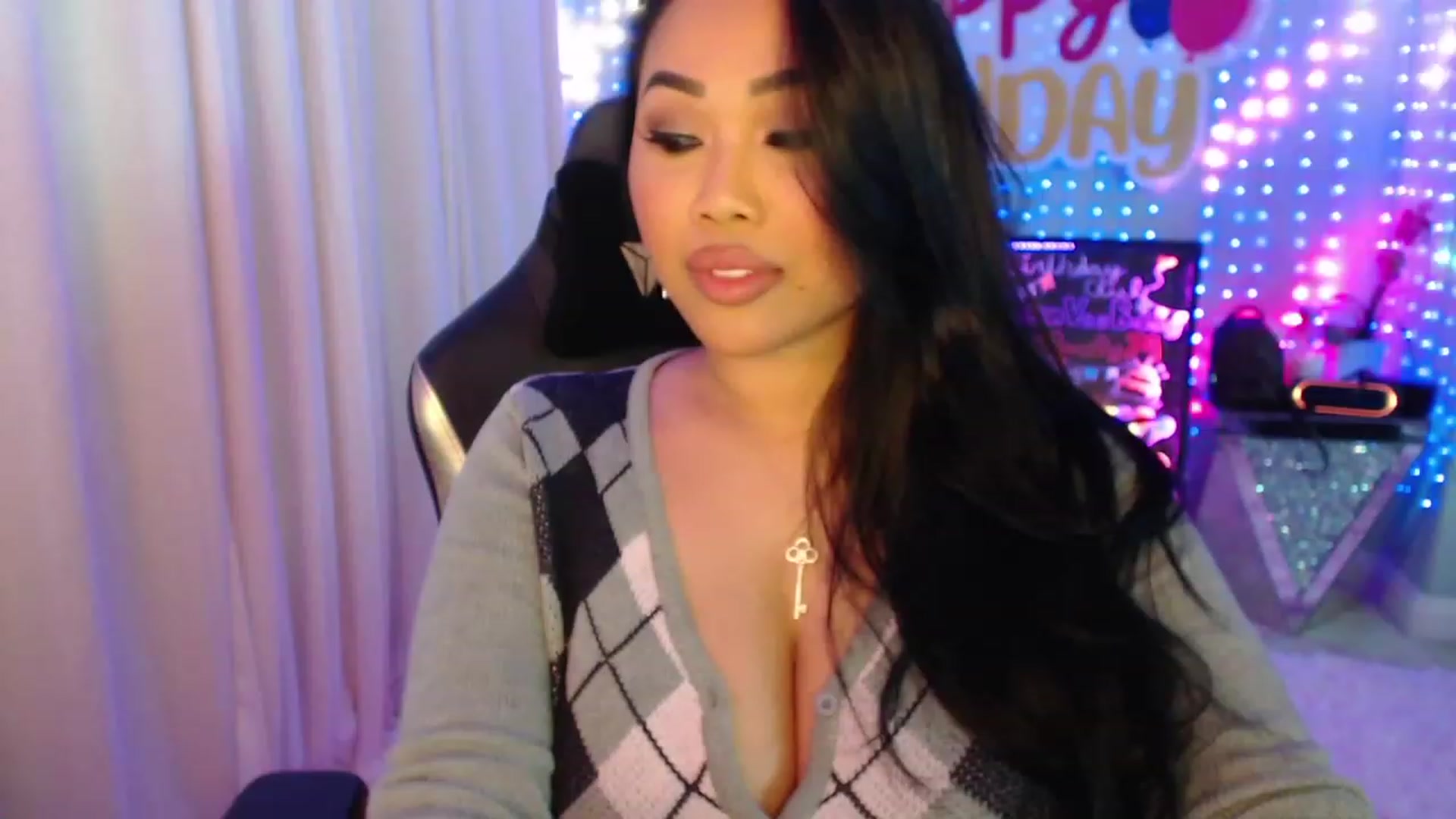 Gallery image thumbnail from SinCityVEE's myfreecams stream on, 01/25/2024, 05:15 image 19 of 20