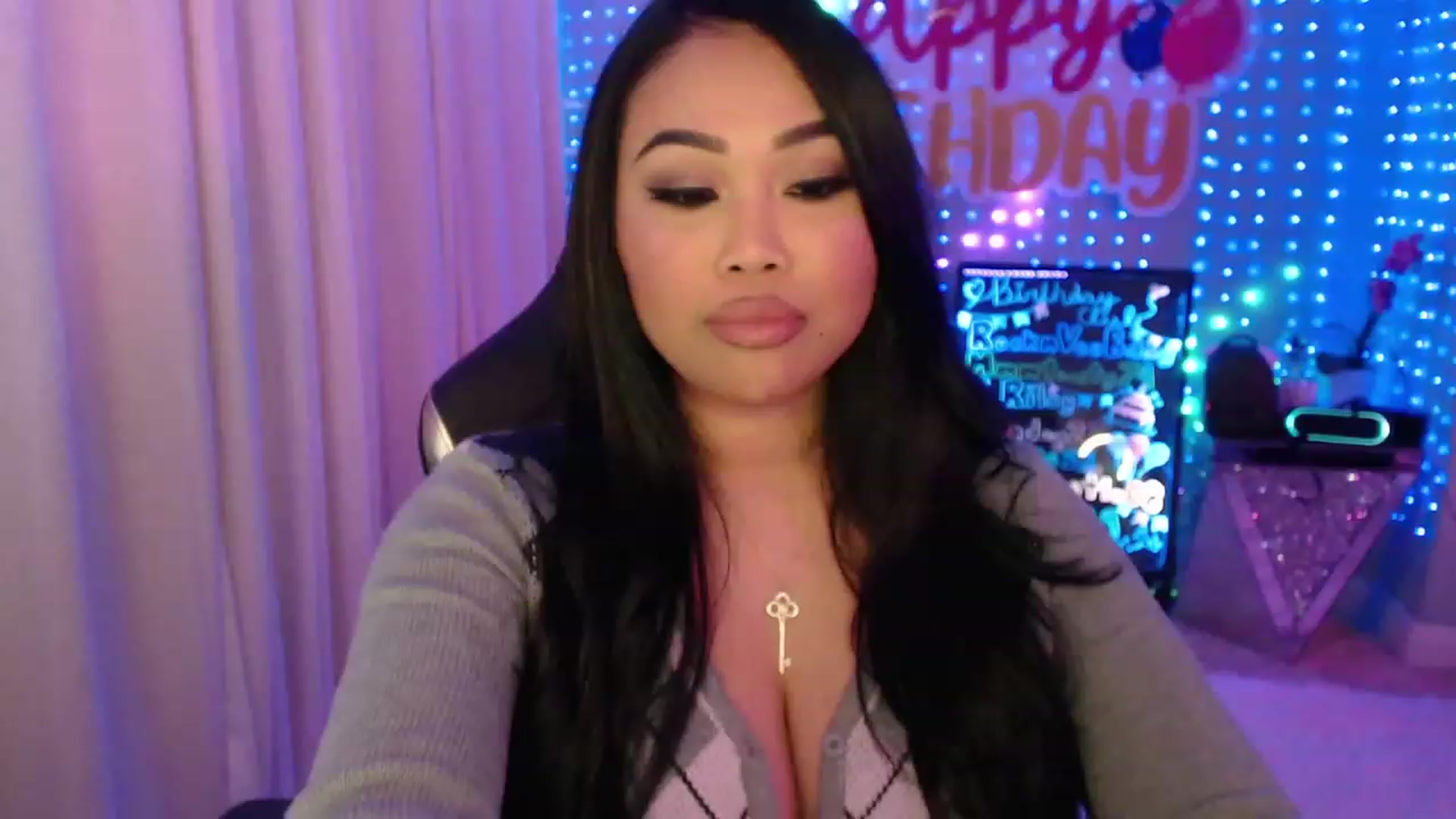 Gallery image thumbnail from SinCityVEE's myfreecams stream on, 01/25/2024, 05:15 image 16 of 20