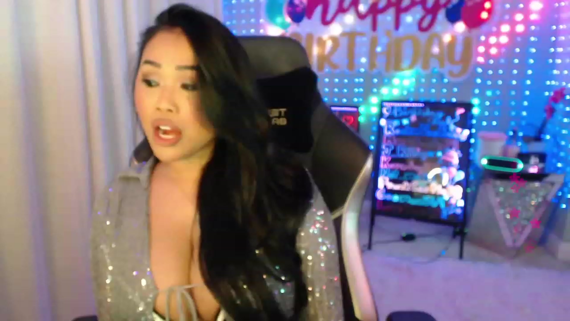 Gallery image thumbnail from SinCityVEE's myfreecams stream on, 01/26/2024, 06:09 image 4 of 20