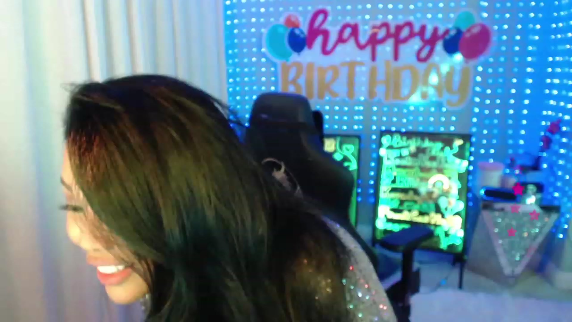Gallery image thumbnail from SinCityVEE's myfreecams stream on, 01/26/2024, 06:09 image 15 of 20