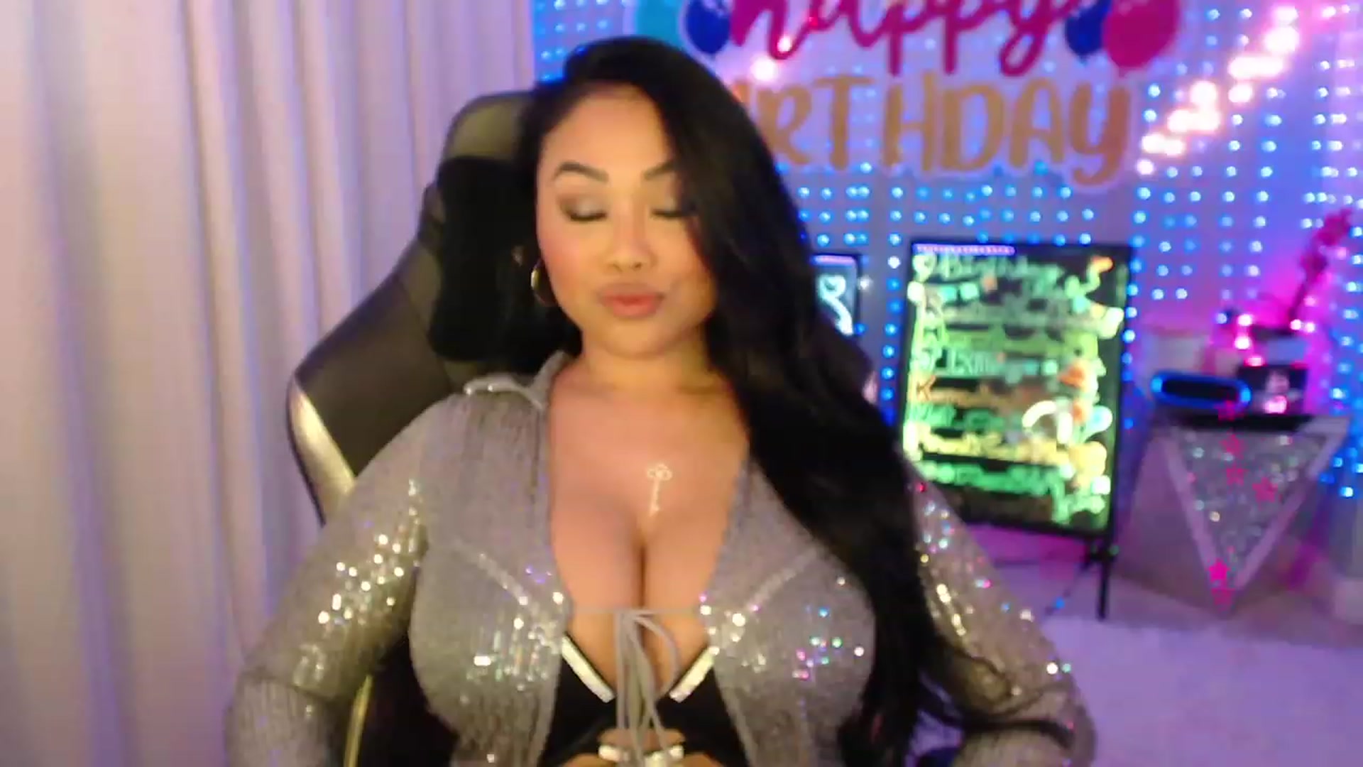 Gallery image thumbnail from SinCityVEE's myfreecams stream on, 01/26/2024, 06:09 image 5 of 20