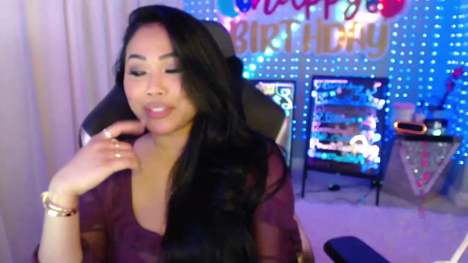 Gallery image thumbnail from SinCityVEE's myfreecams stream on, 01/27/2024, 07:36 image 13 of 20