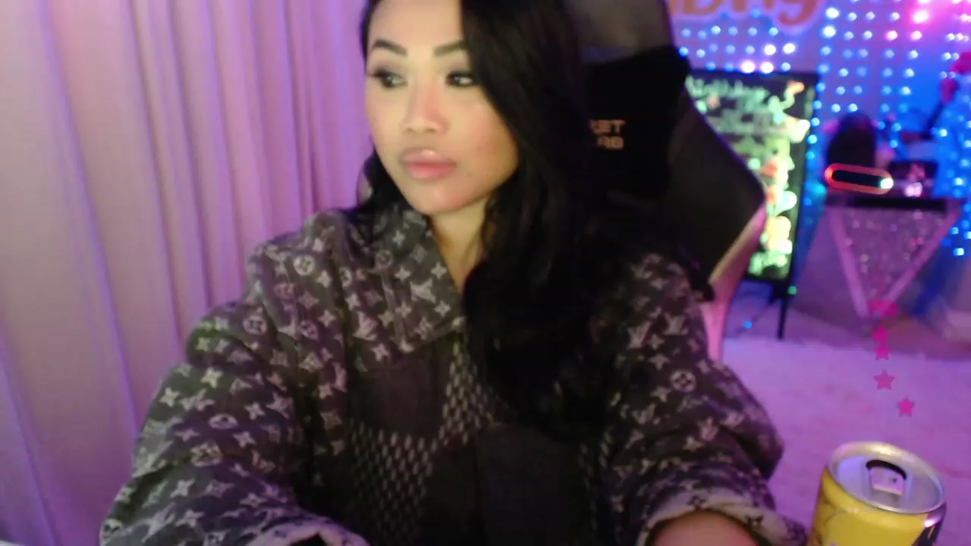 Gallery image thumbnail from SinCityVEE's myfreecams stream on, 01/28/2024, 11:57 image 12 of 20