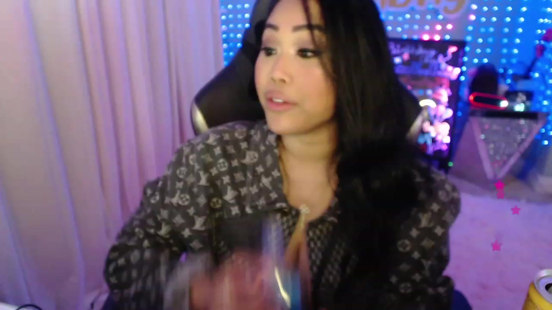 Gallery image thumbnail from SinCityVEE's myfreecams stream on, 01/28/2024, 11:57 image 19 of 20