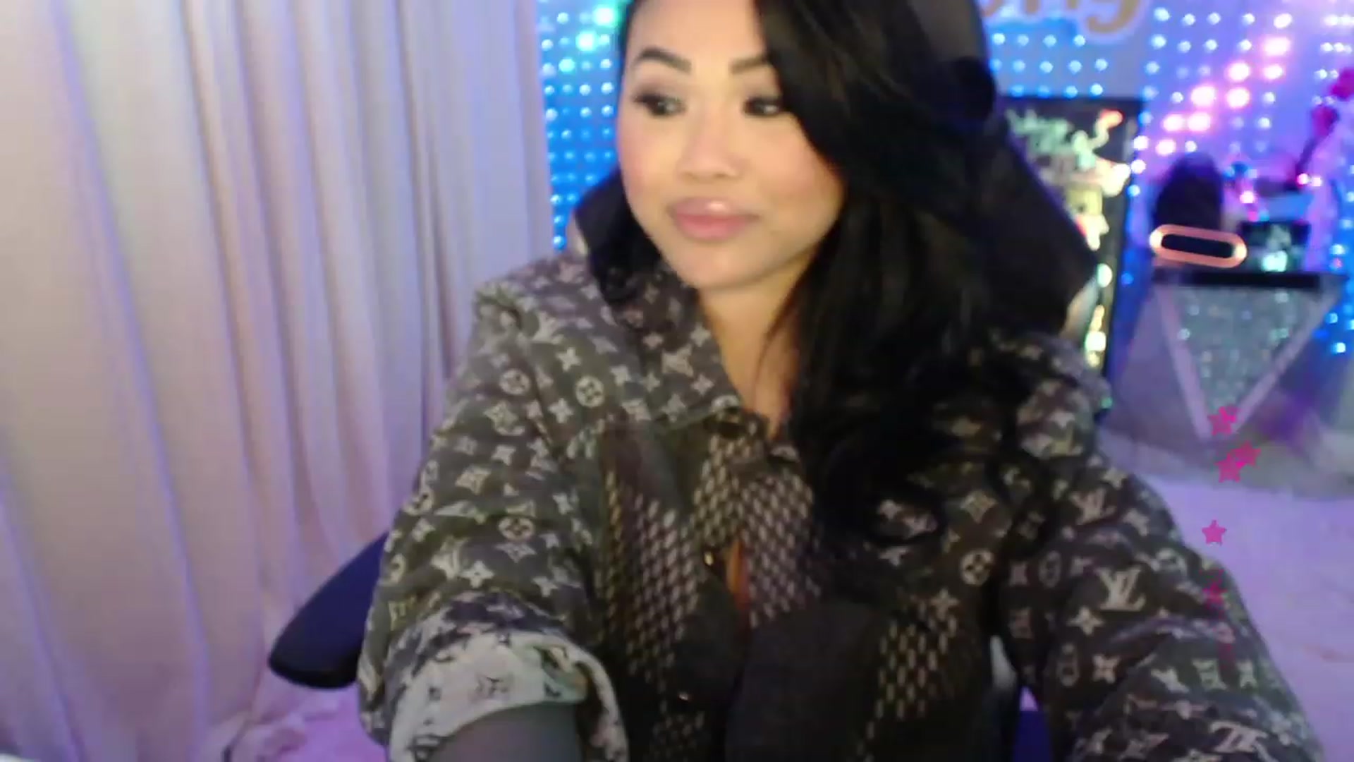 Gallery image thumbnail from SinCityVEE's myfreecams stream on, 01/28/2024, 11:57 image 11 of 20
