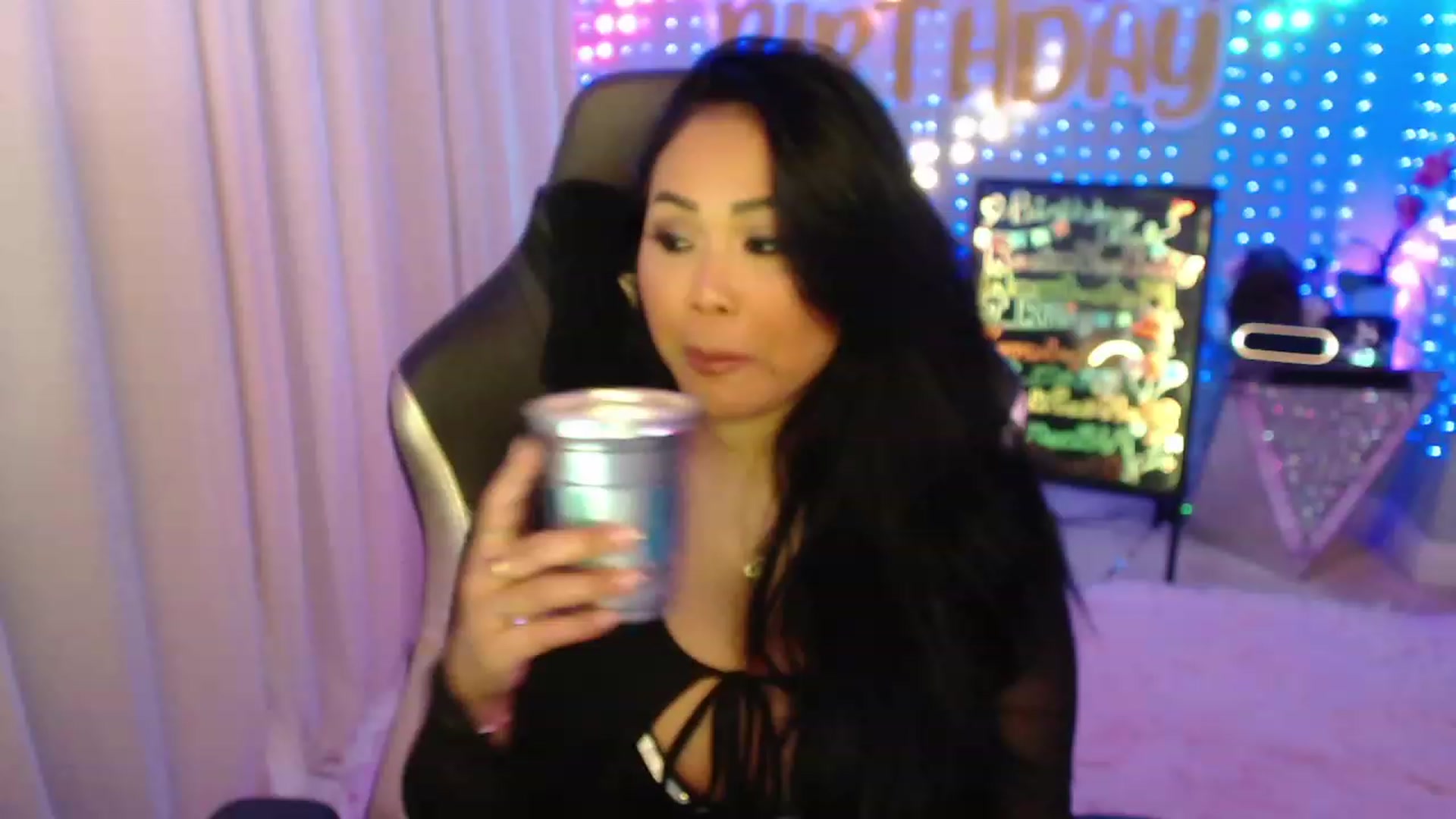 Gallery image thumbnail from SinCityVEE's myfreecams stream on, 01/29/2024, 07:27 image 7 of 20