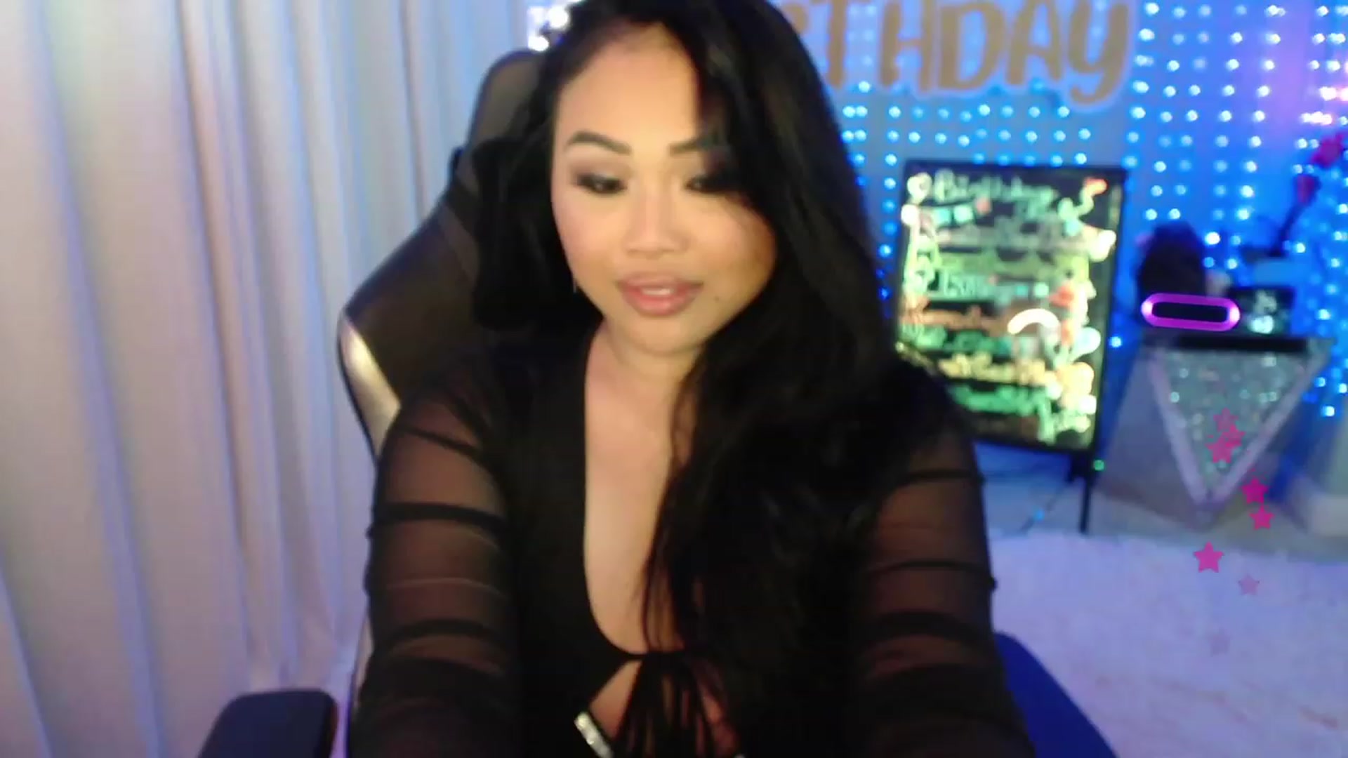Gallery image thumbnail from SinCityVEE's myfreecams stream on, 01/29/2024, 07:27 image 15 of 20