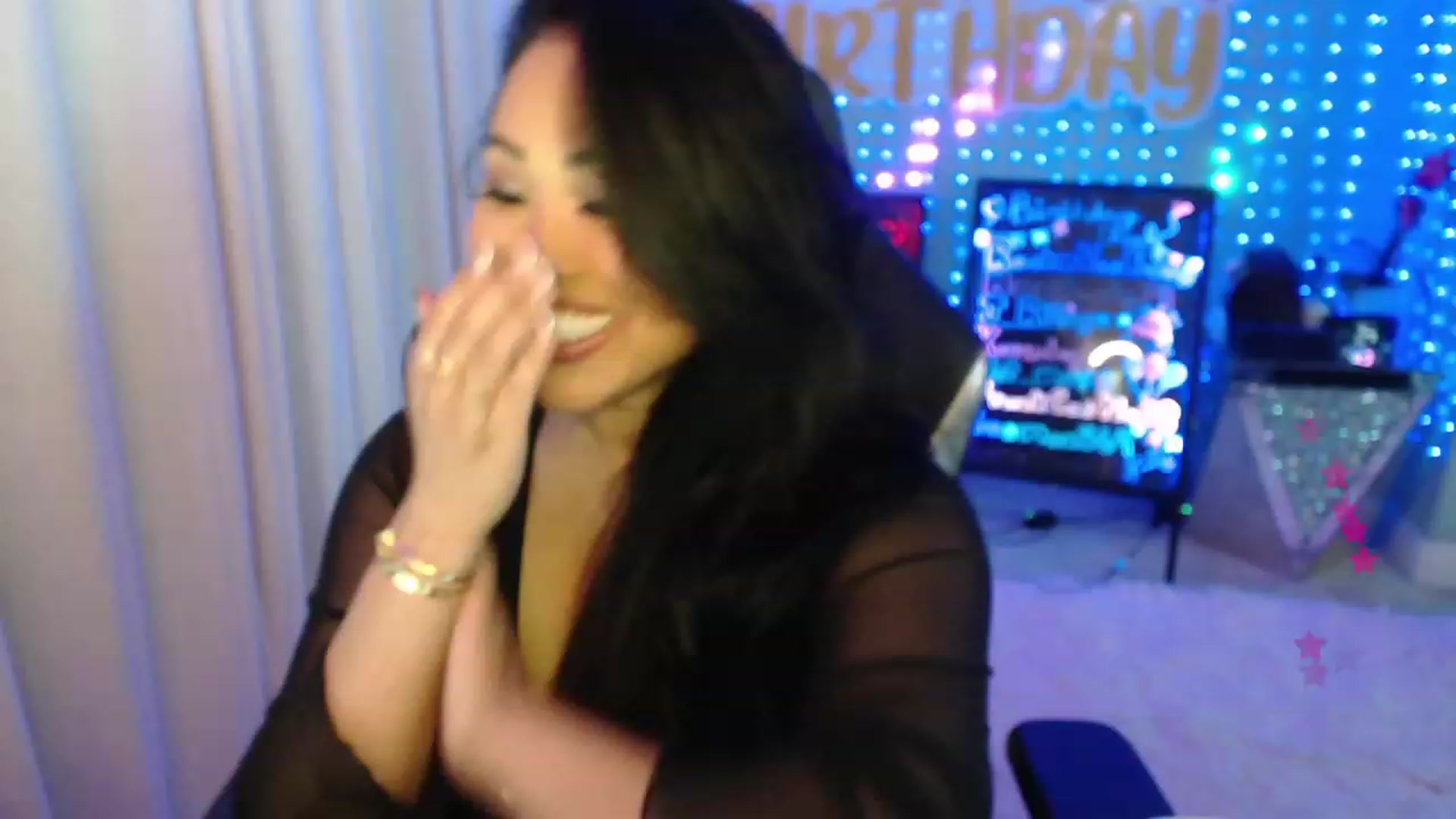 Gallery image thumbnail from SinCityVEE's myfreecams stream on, 01/29/2024, 07:27 image 14 of 20