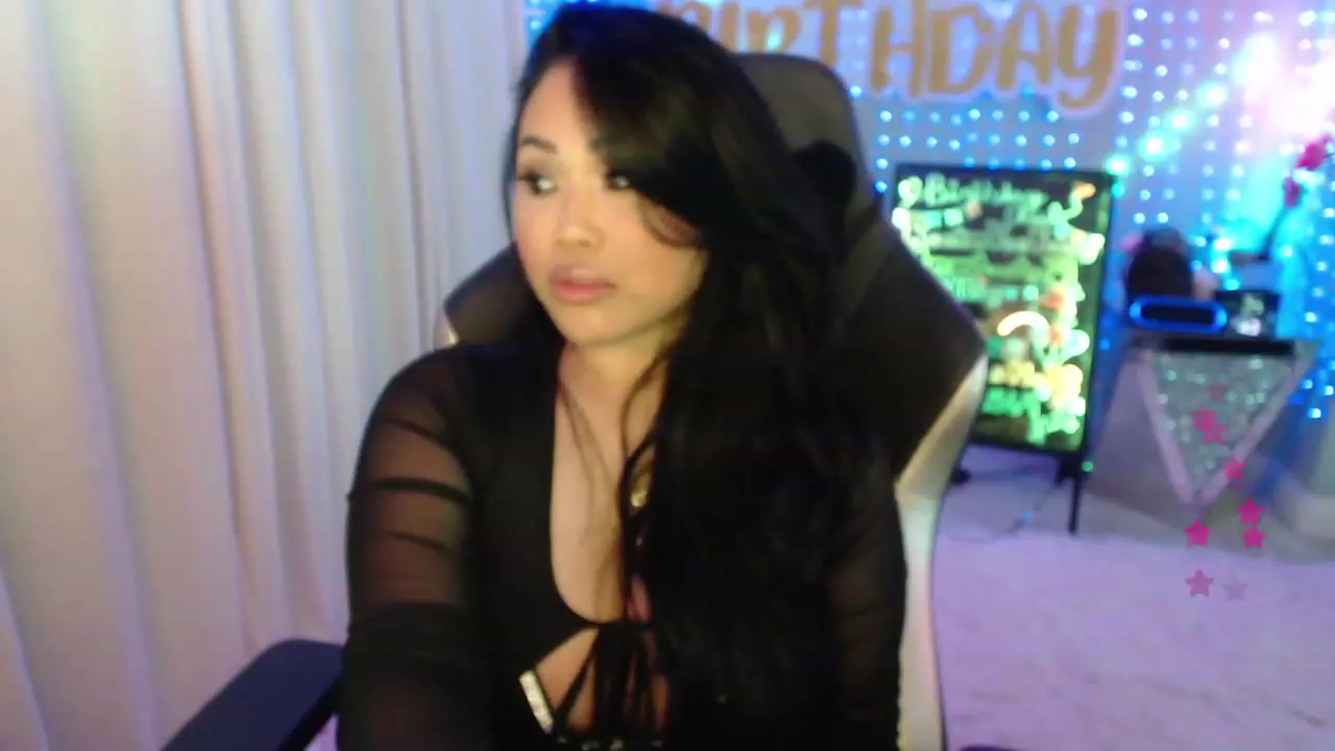 Gallery image thumbnail from SinCityVEE's myfreecams stream on, 01/29/2024, 07:27 image 17 of 20