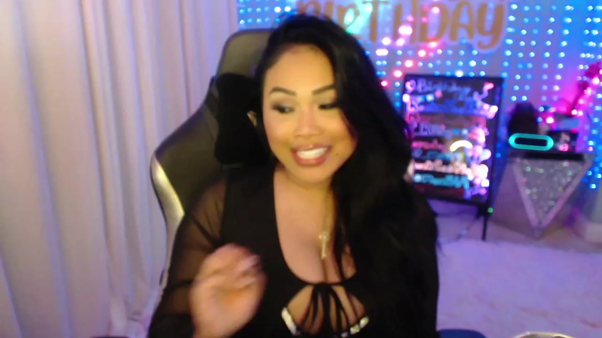 Gallery image thumbnail from SinCityVEE's myfreecams stream on, 01/29/2024, 07:27 image 9 of 20