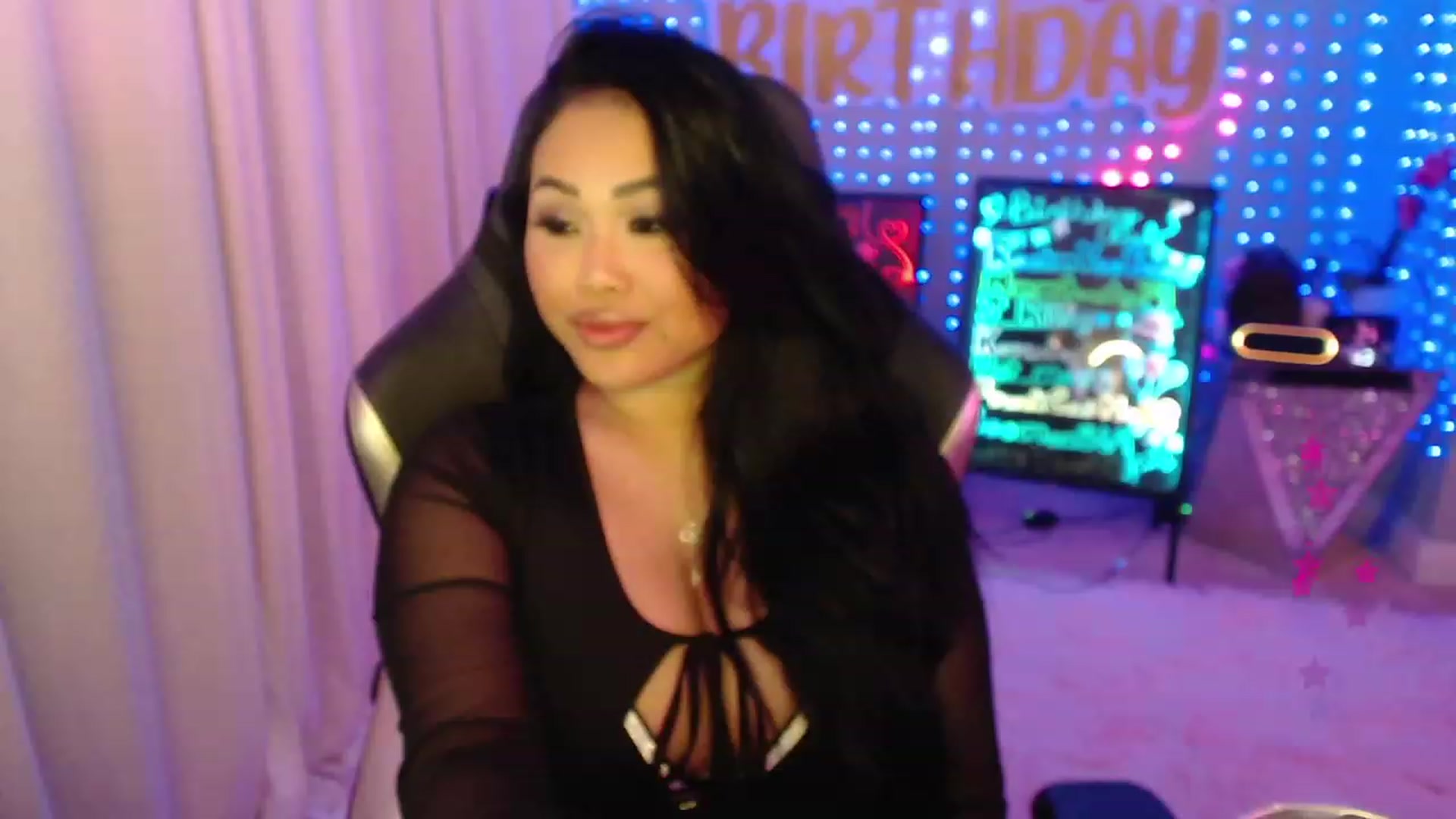 Gallery image thumbnail from SinCityVEE's myfreecams stream on, 01/29/2024, 07:27 image 8 of 20