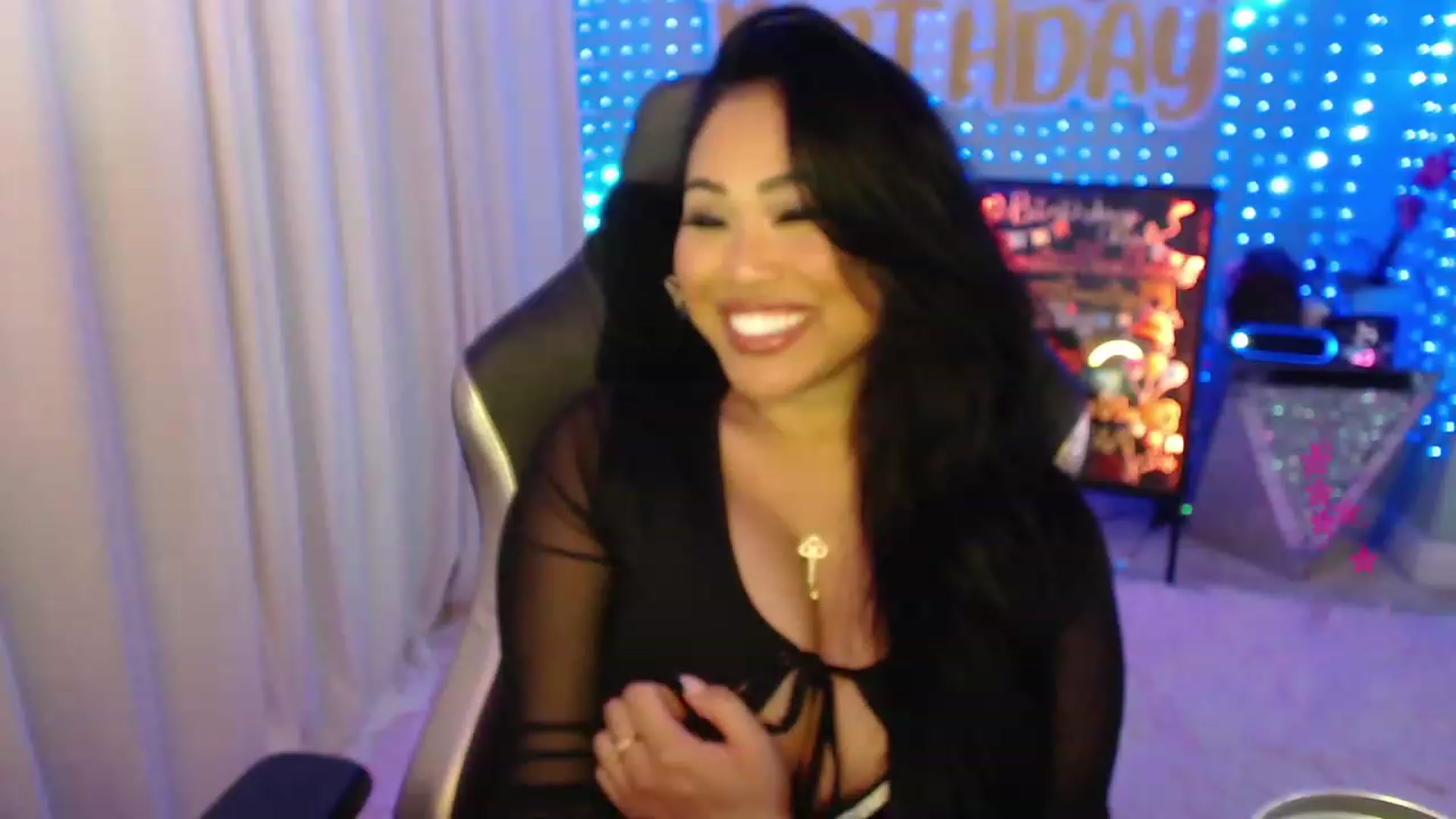 Gallery image thumbnail from SinCityVEE's myfreecams stream on, 01/29/2024, 07:27 image 4 of 20