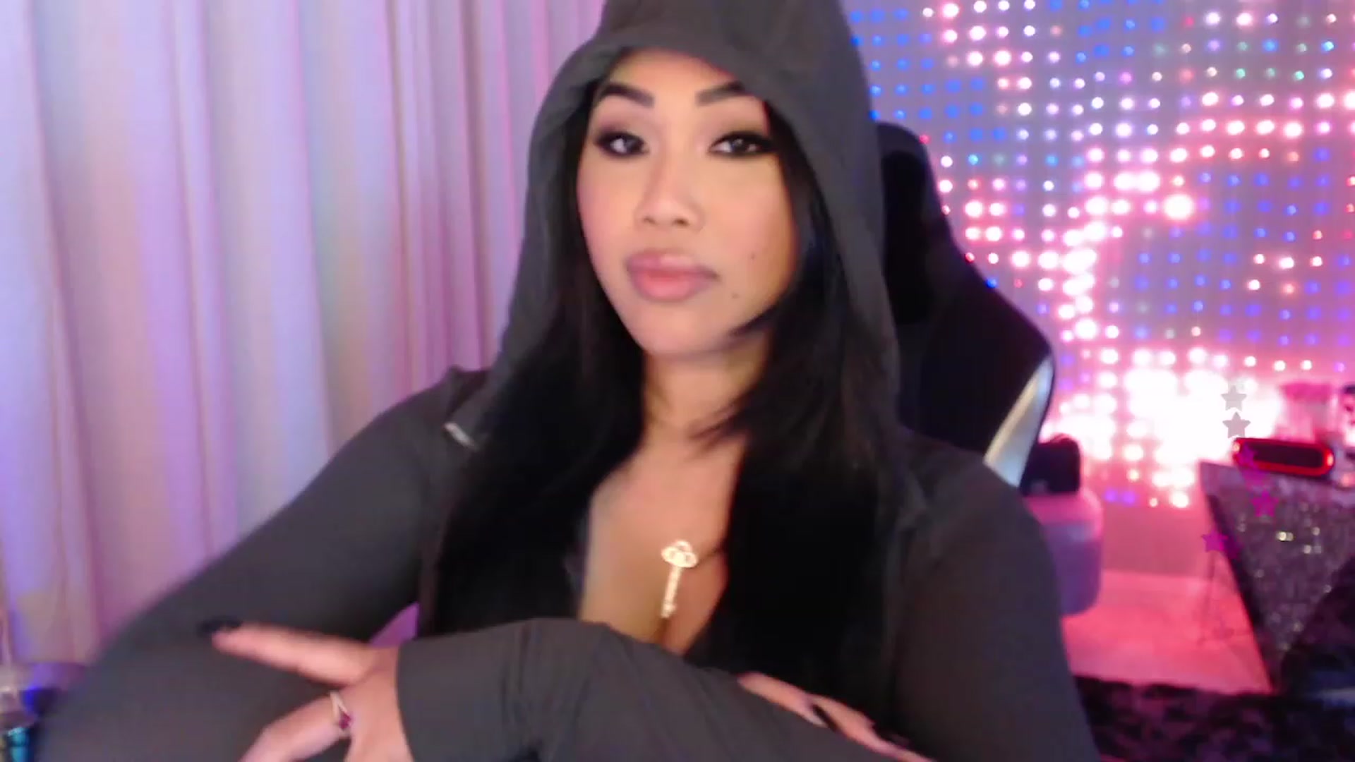 Gallery image thumbnail from SinCityVEE's myfreecams stream on, 03/09/2024, 09:10 image 3 of 20