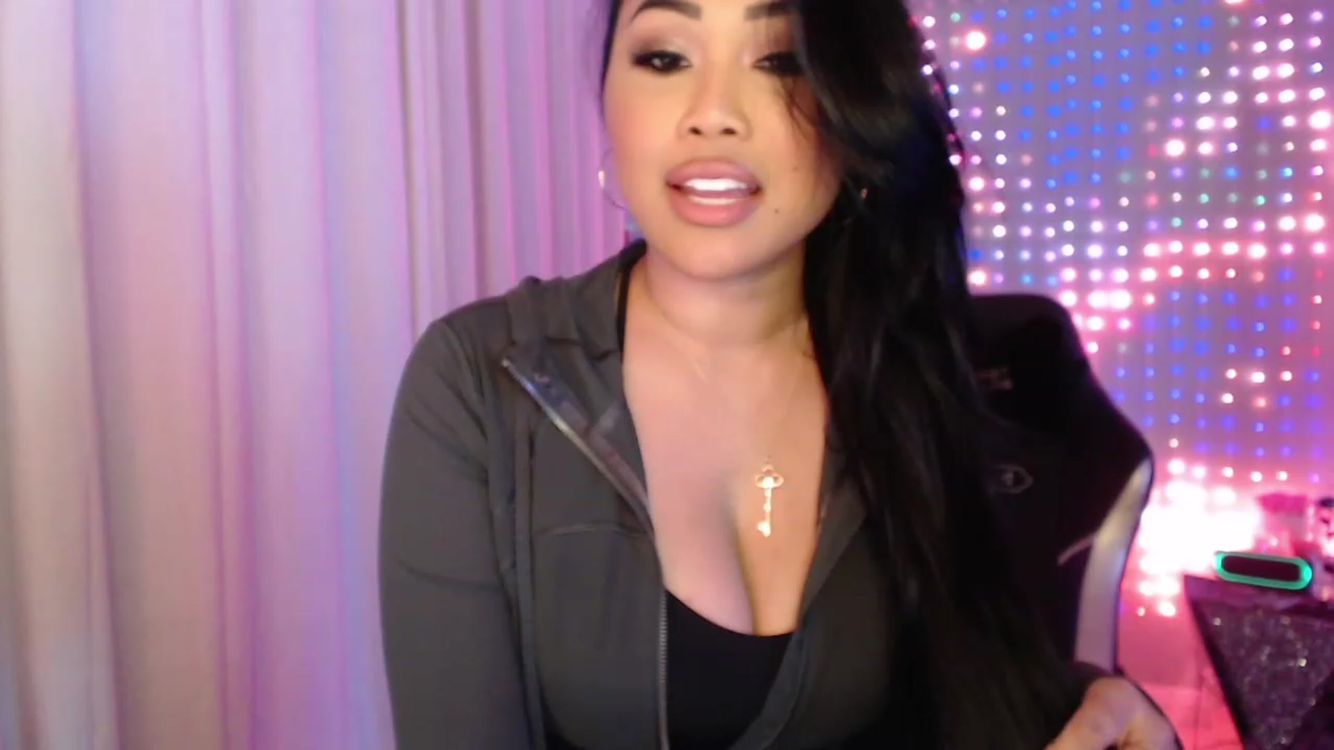 Gallery image thumbnail from SinCityVEE's myfreecams stream on, 03/09/2024, 09:10 image 9 of 20