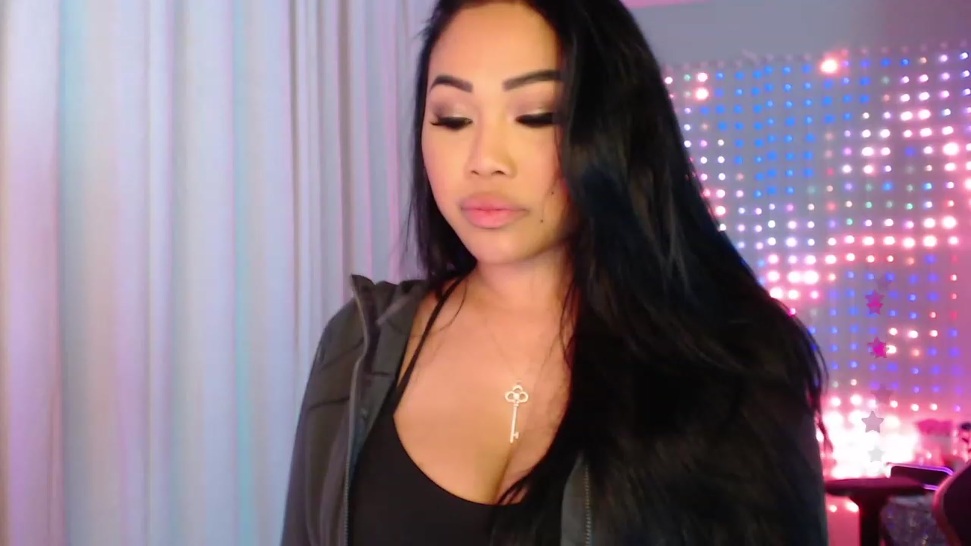 Gallery image thumbnail from SinCityVEE's myfreecams stream on, 03/09/2024, 09:10 image 16 of 20