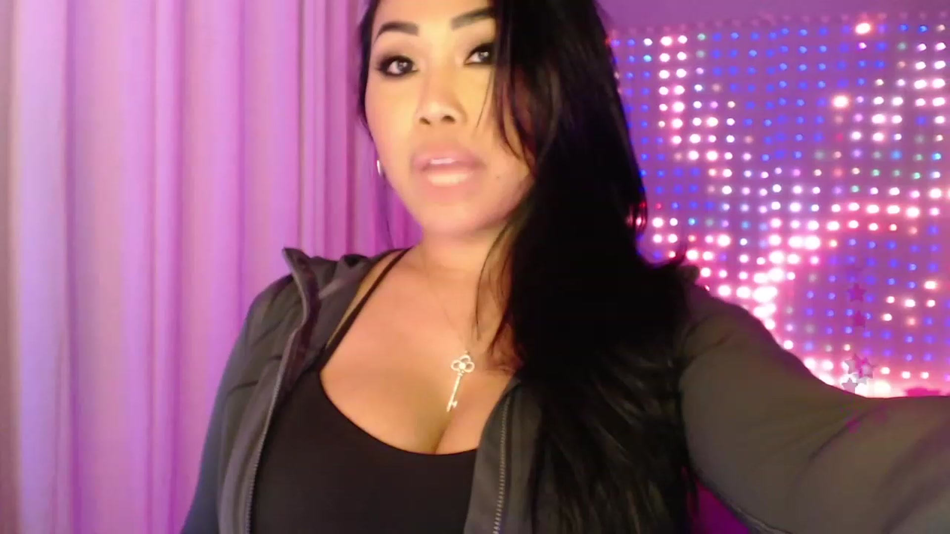 Gallery image thumbnail from SinCityVEE's myfreecams stream on, 03/09/2024, 09:10 image 15 of 20