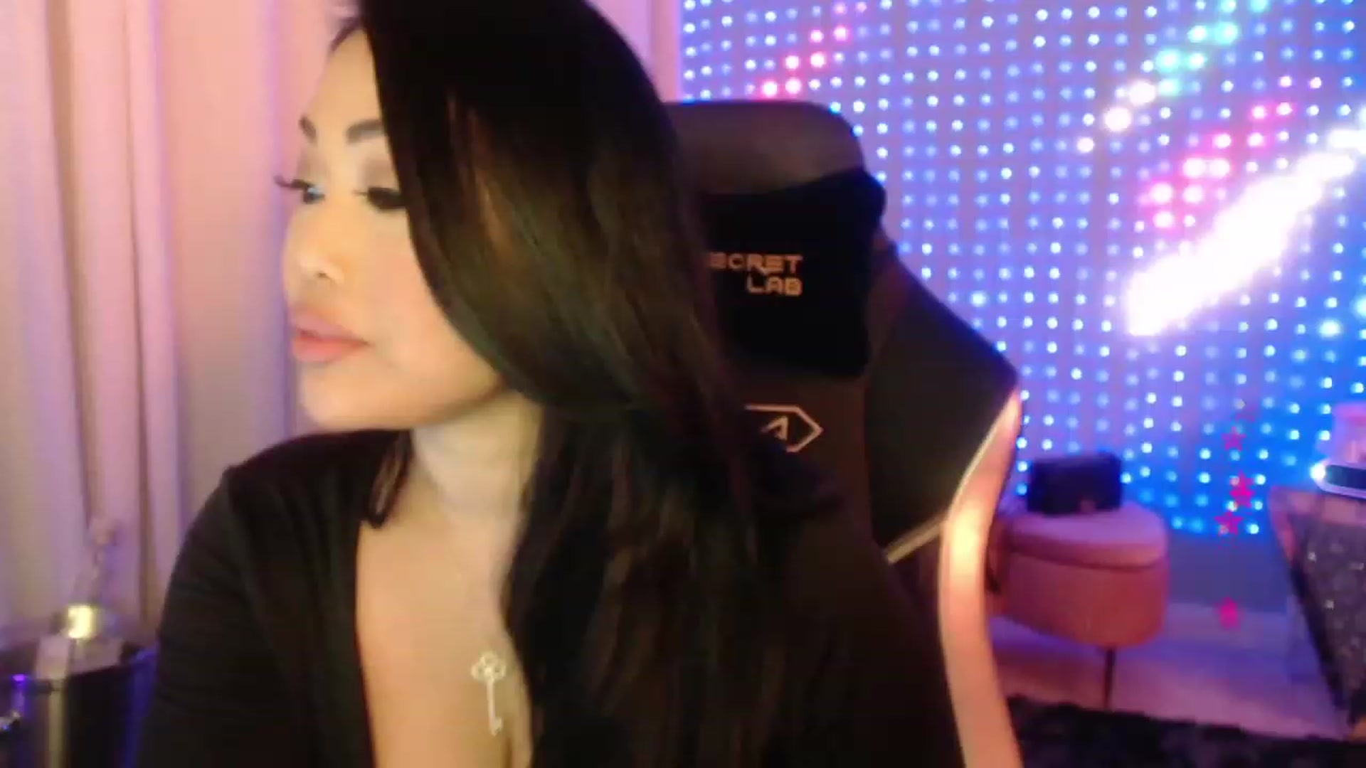 Gallery image thumbnail from SinCityVEE's myfreecams stream on, 03/18/2024, 05:53 image 4 of 20