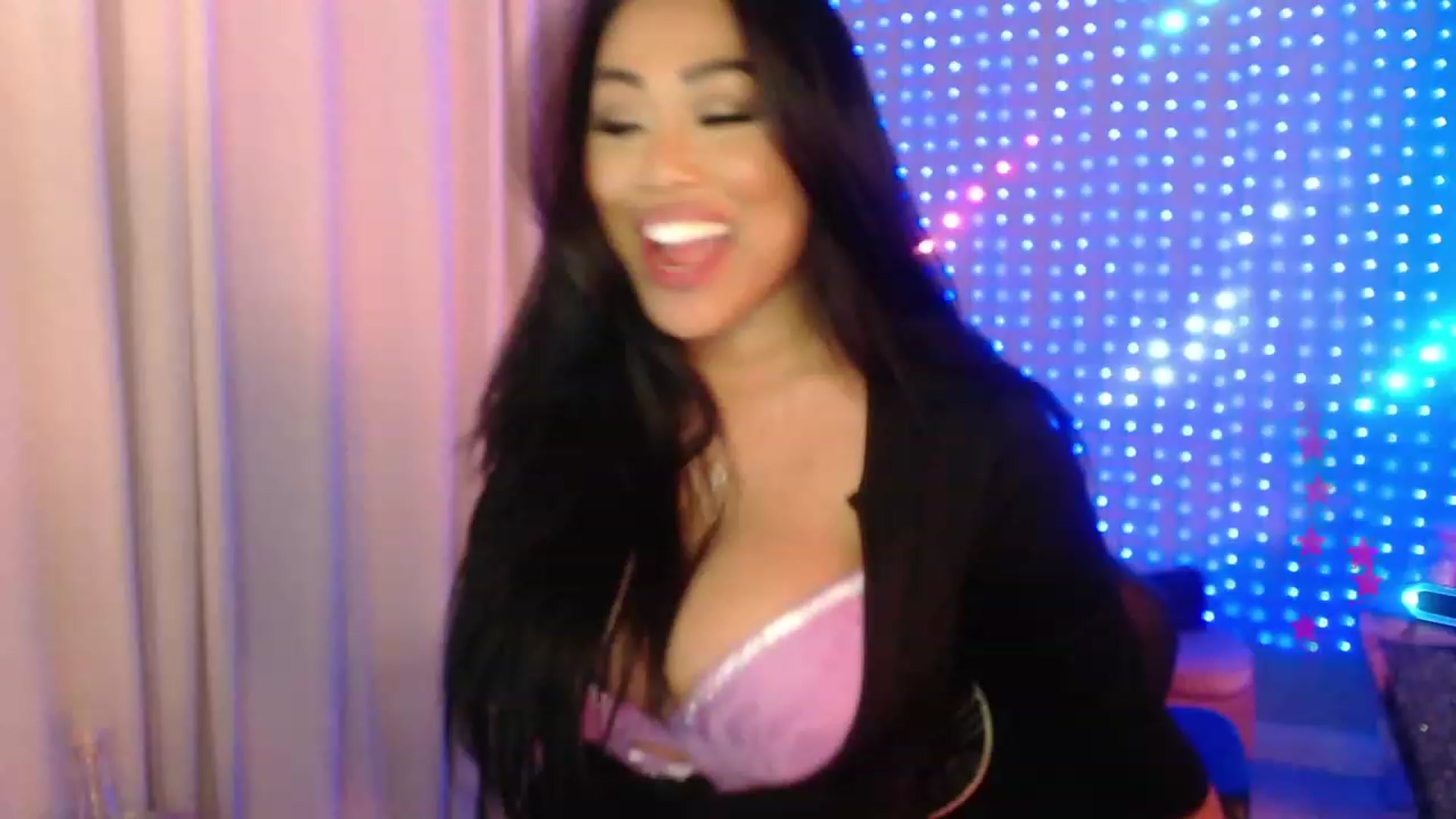 Gallery image thumbnail from SinCityVEE's myfreecams stream on, 03/18/2024, 06:58 image 8 of 20