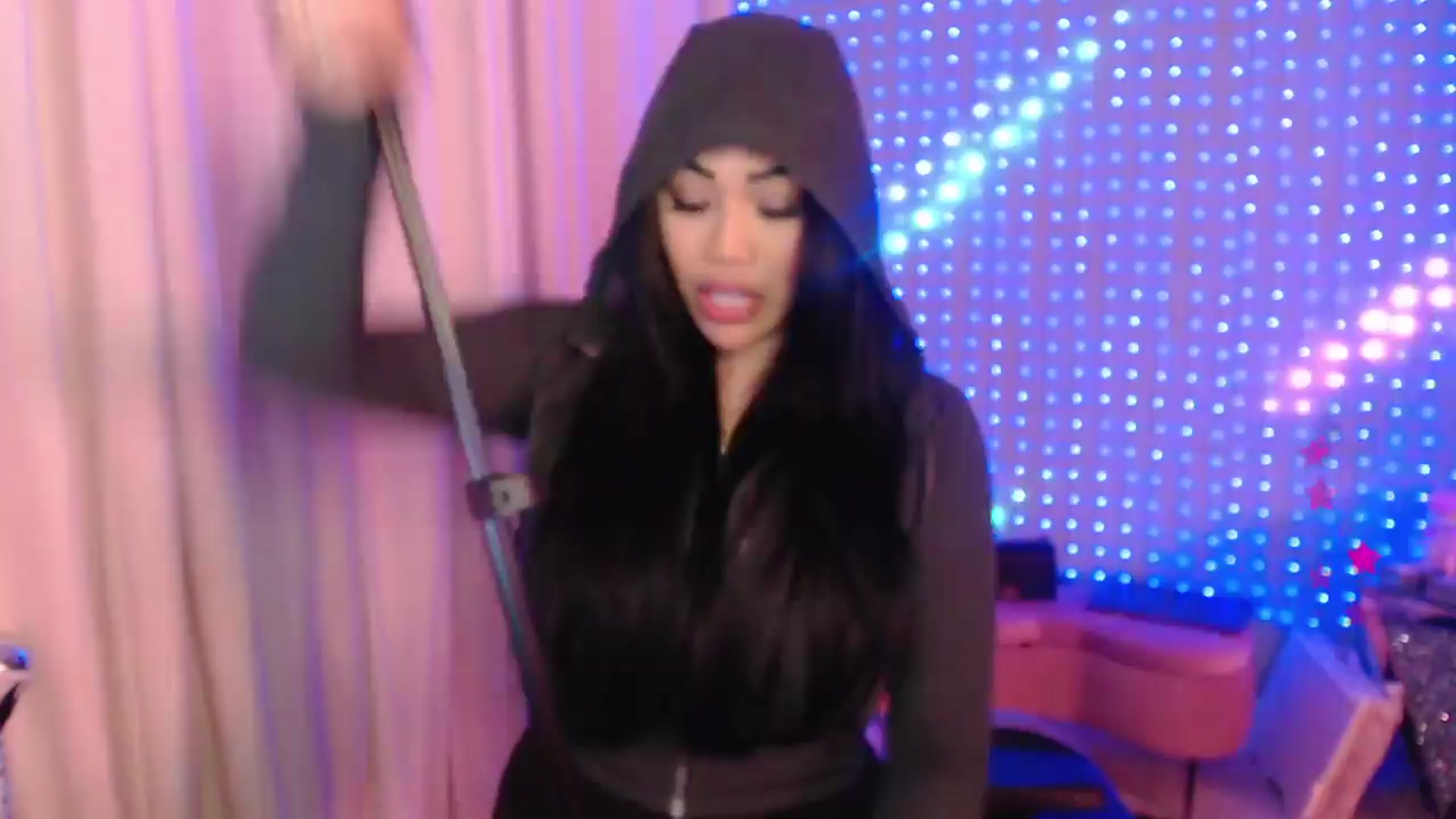 Gallery image thumbnail from SinCityVEE's myfreecams stream on, 03/24/2024, 05:30 image 4 of 20