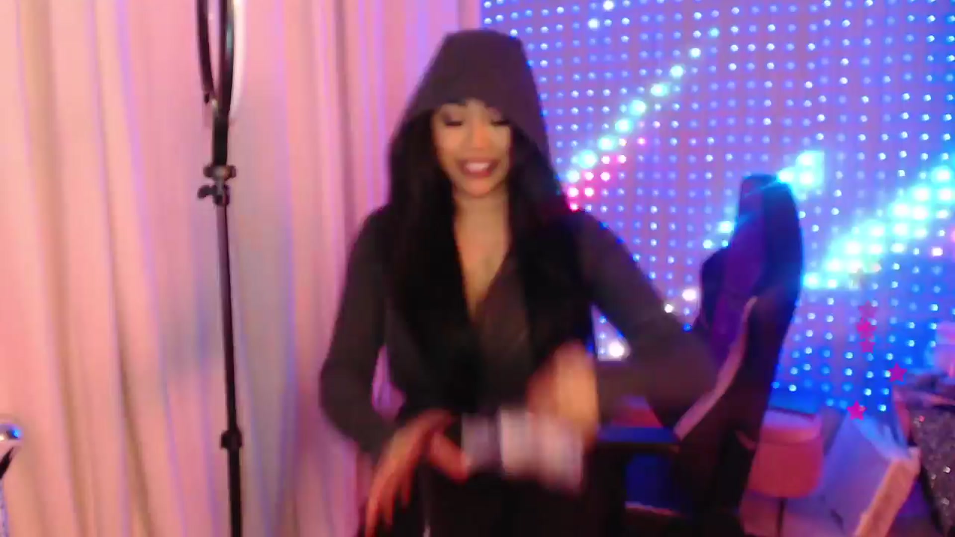 Gallery image thumbnail from SinCityVEE's myfreecams stream on, 03/24/2024, 05:30 image 6 of 20