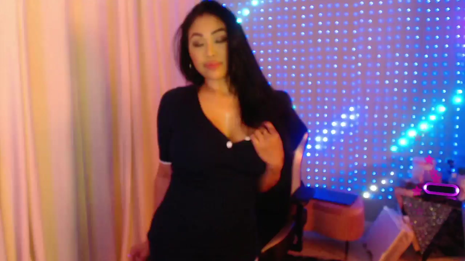 Gallery image thumbnail from SinCityVEE's myfreecams stream on, 03/25/2024, 05:36 image 14 of 20