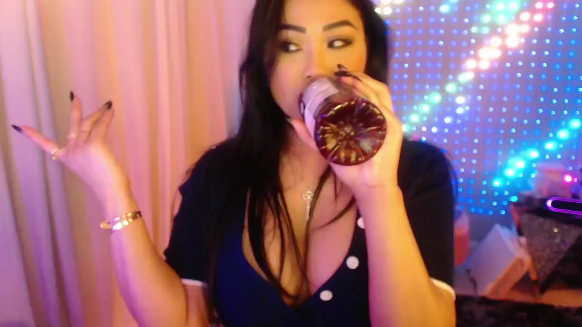 Gallery image thumbnail from SinCityVEE's myfreecams stream on, 03/25/2024, 07:48 image 18 of 20